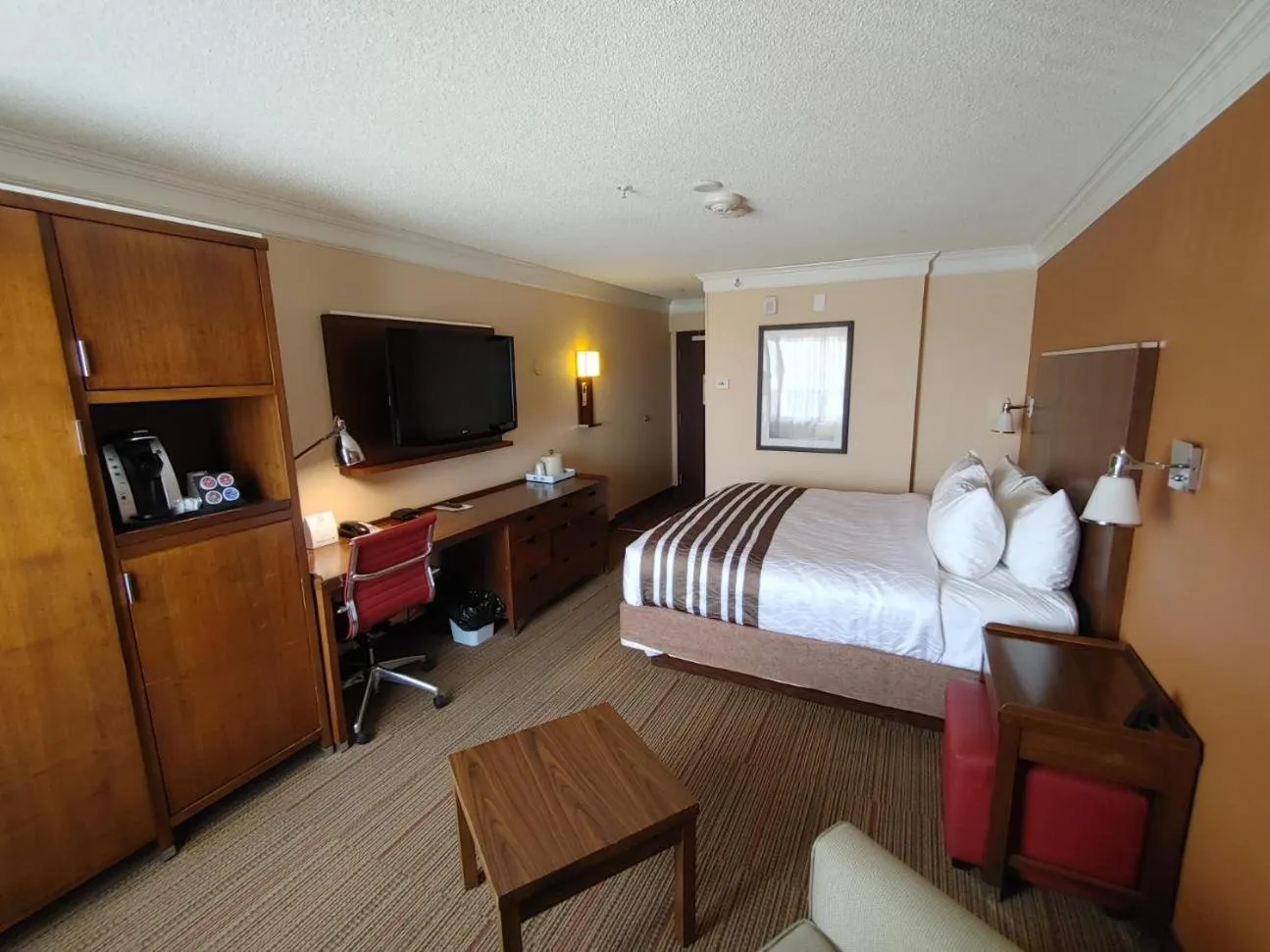 Bed in Best Western Plus Waterloo