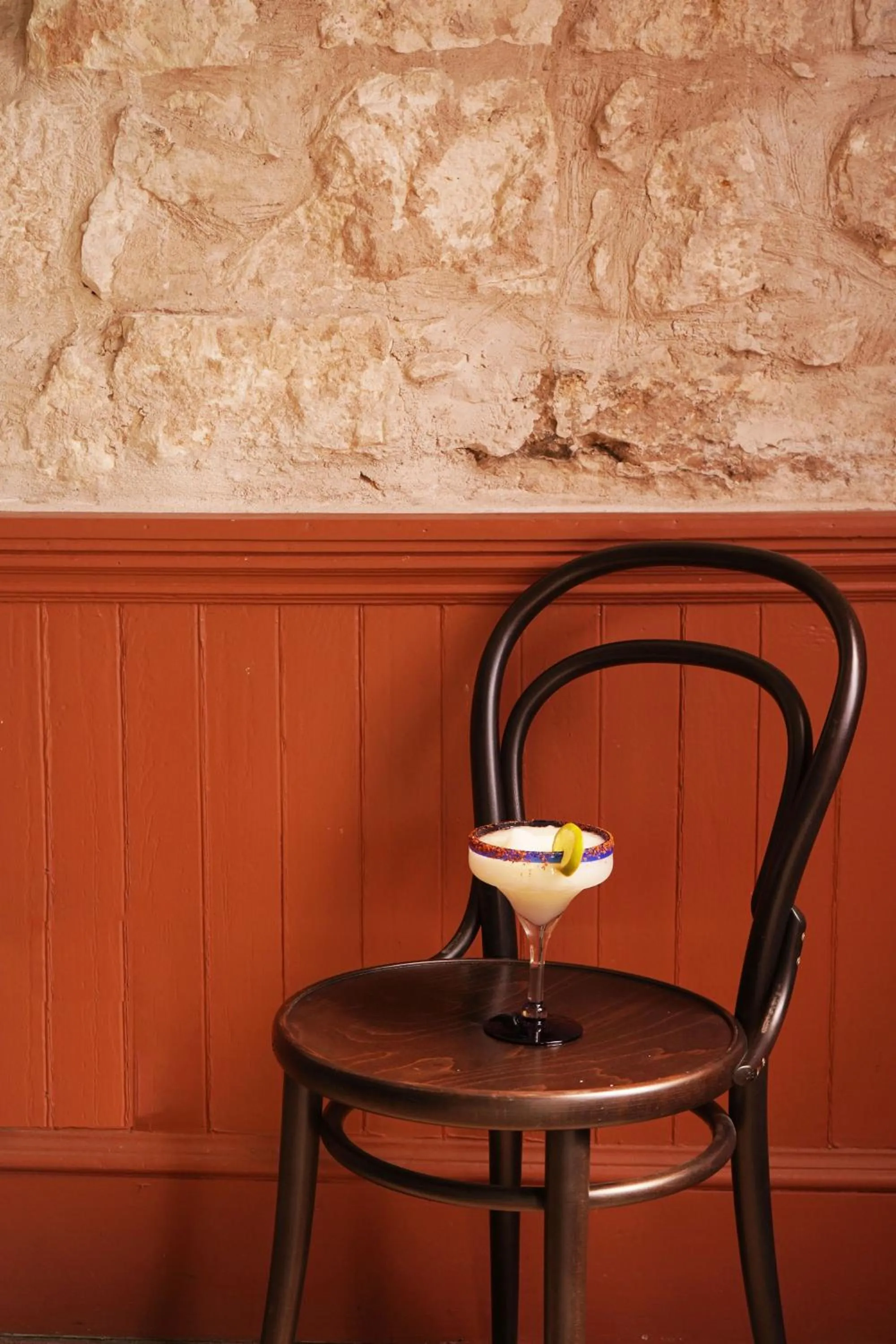 Restaurant/places to eat in Albert Hotel