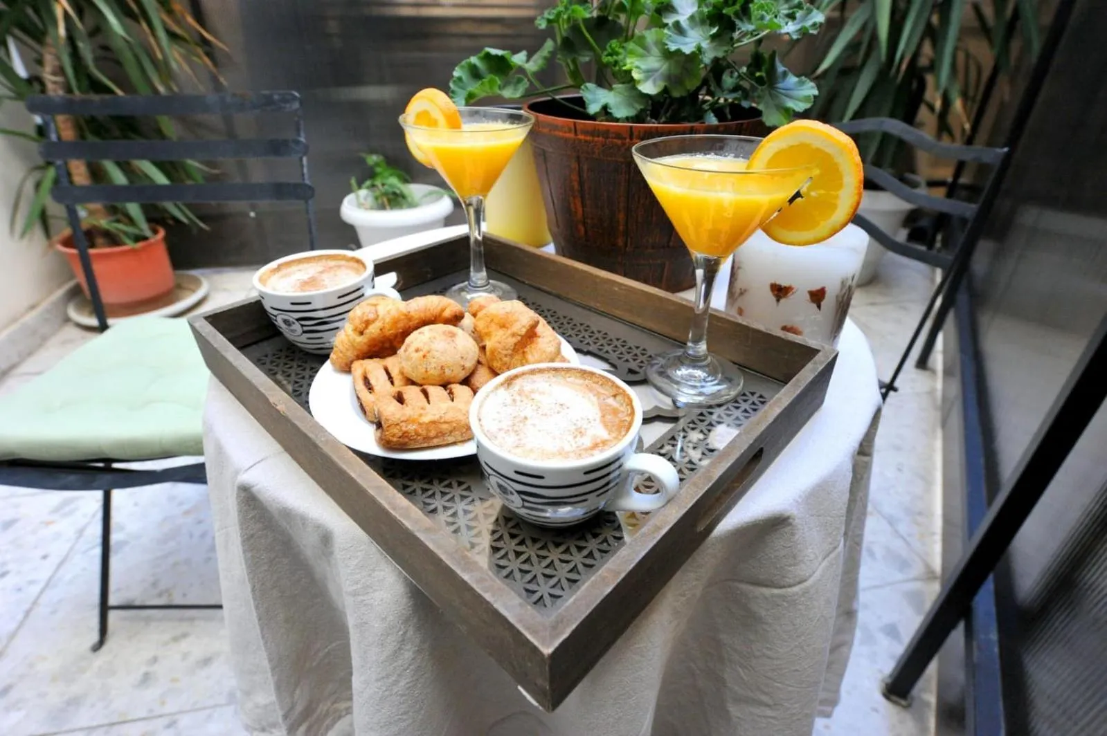 Food and drinks in My Athens House