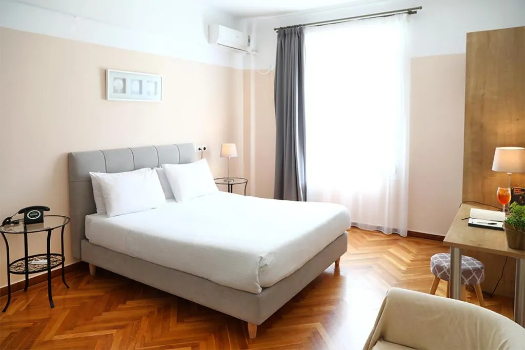 Deluxe Apartment in My Athens House