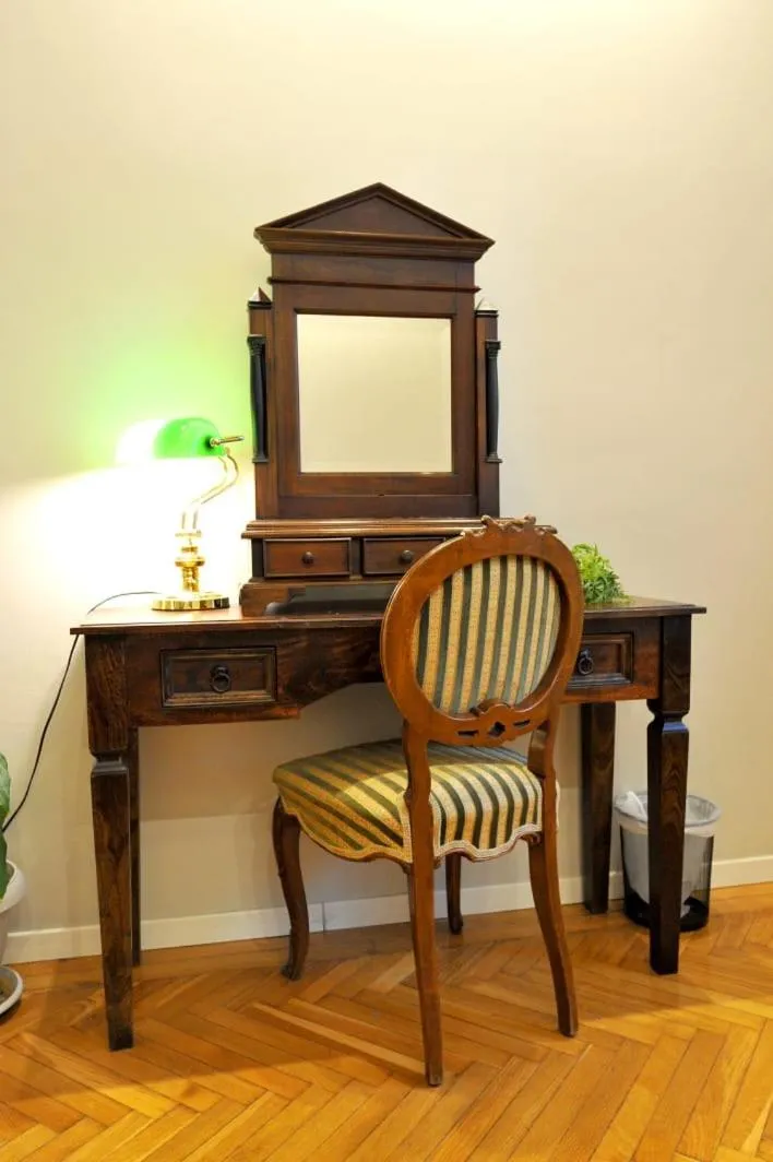 Photo of the whole room in My Athens House