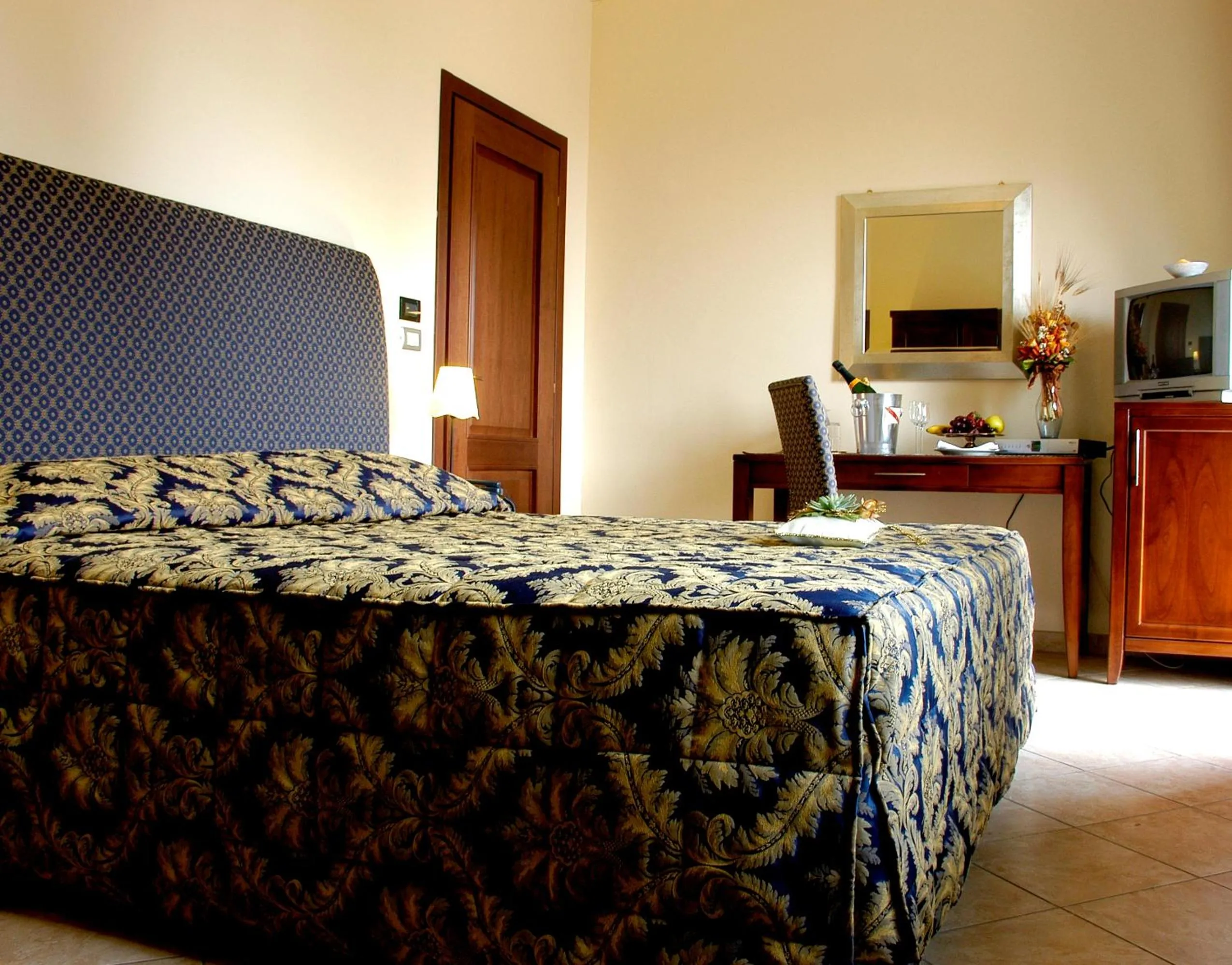 Bedroom, Bed in Hotel e trattoria San Giorgio