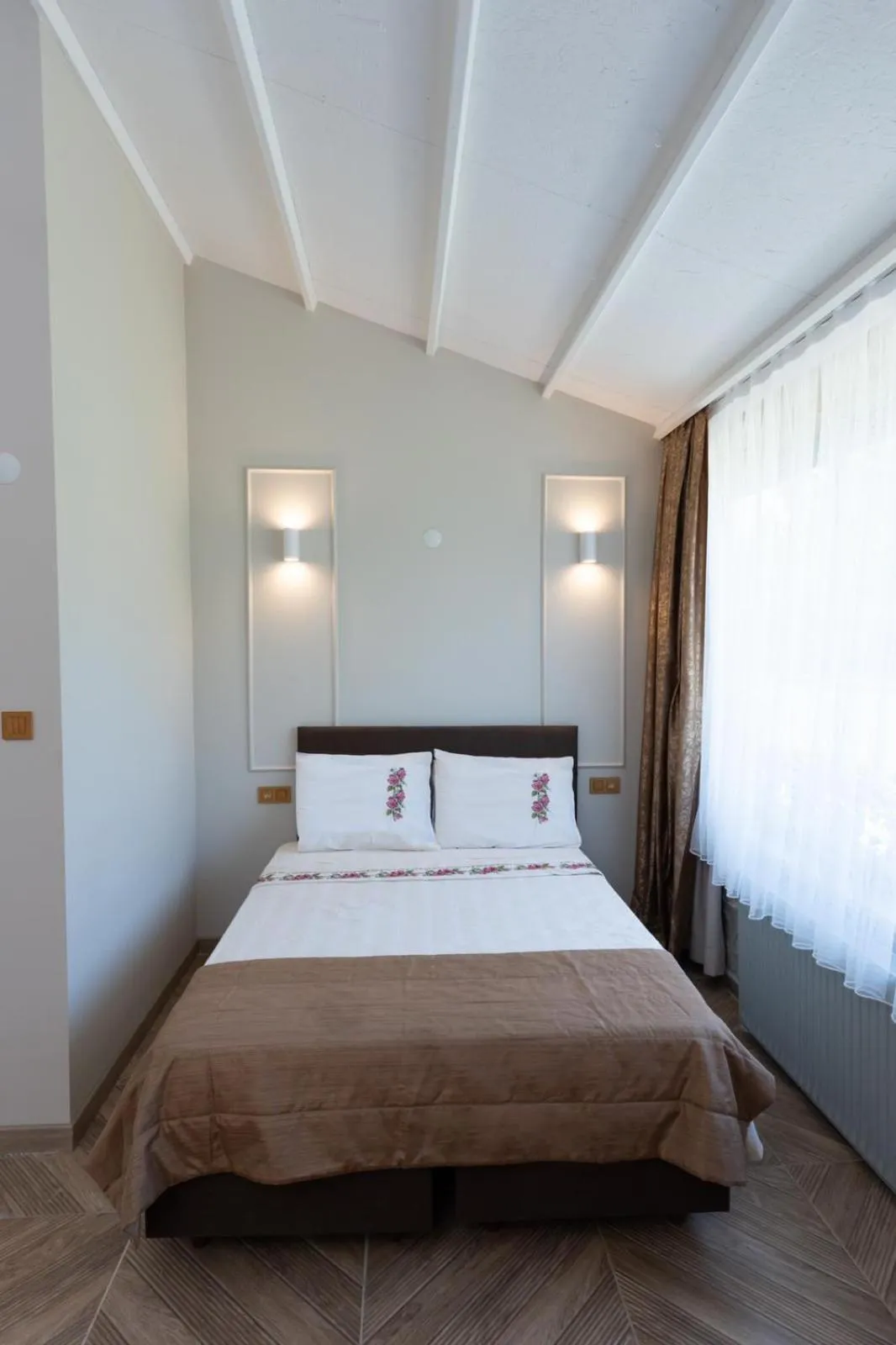 Photo of the whole room, Bed in Mogla Tashan Hotel