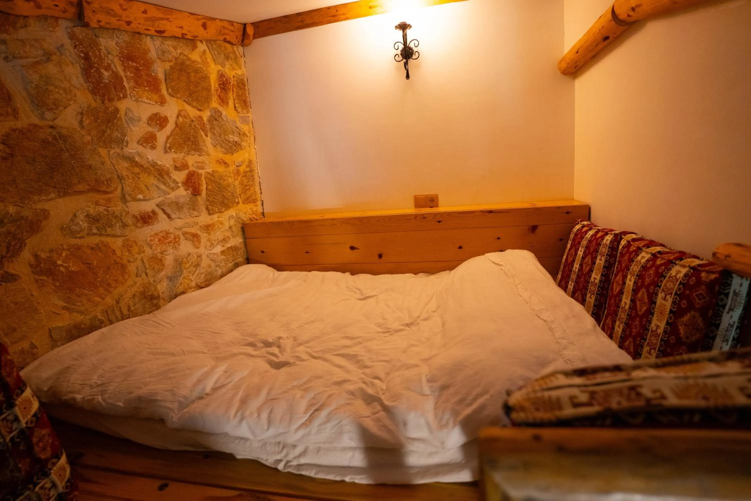 Bed in Mogla Tashan Hotel