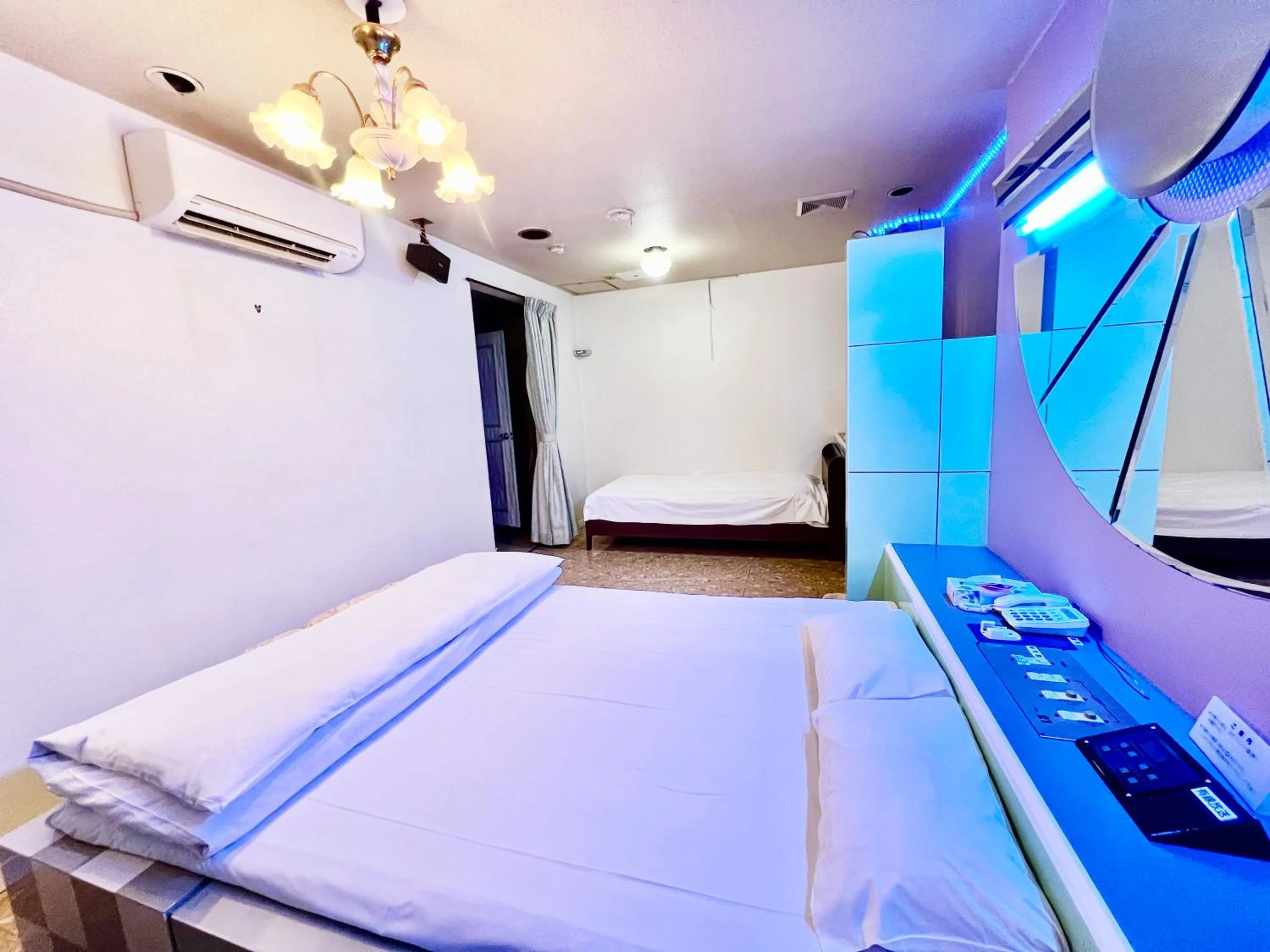 Photo of the whole room, Bed in Hotel 21