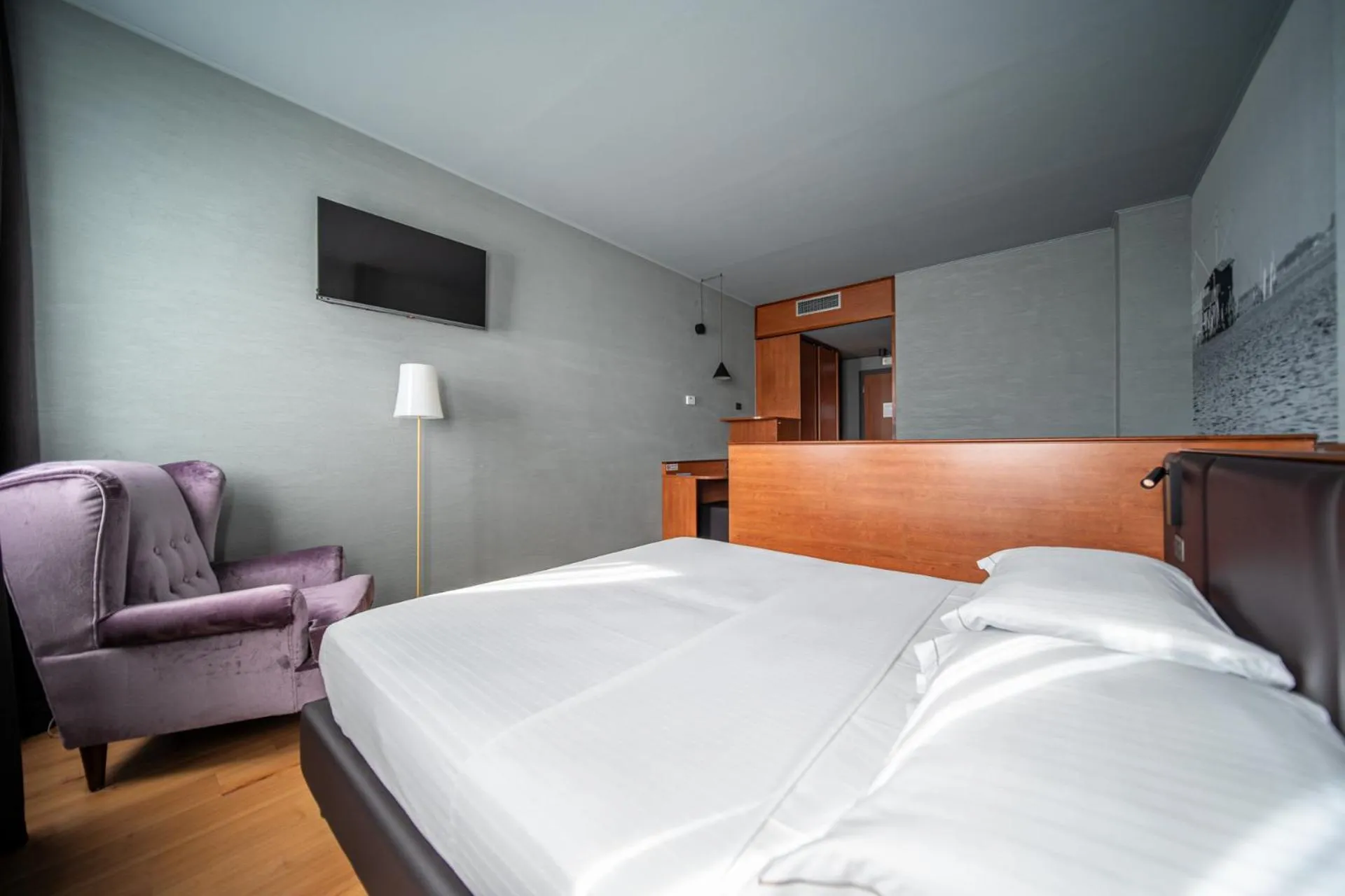 Bedroom, Bed in Point Hotel