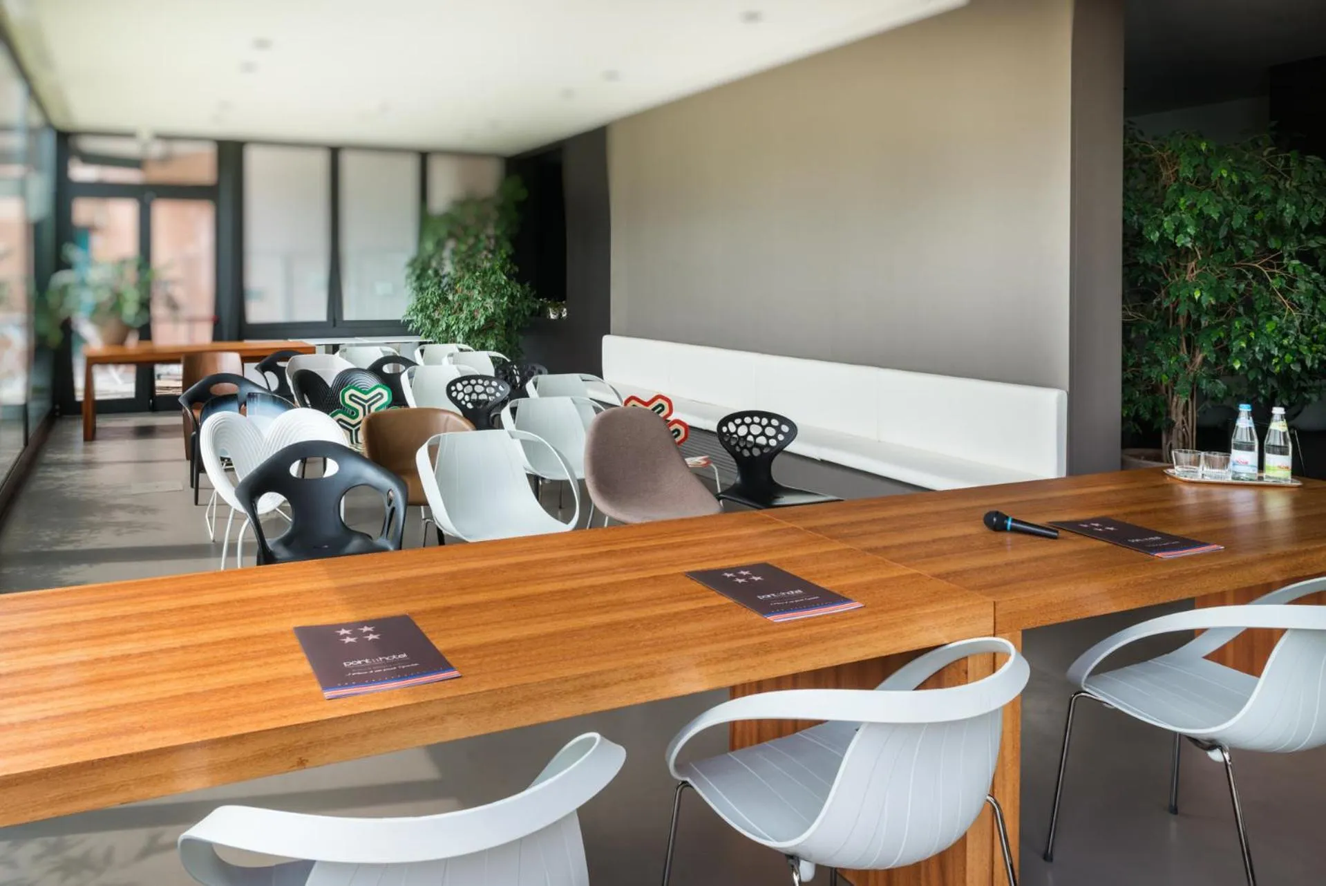 Business facilities in Point Hotel