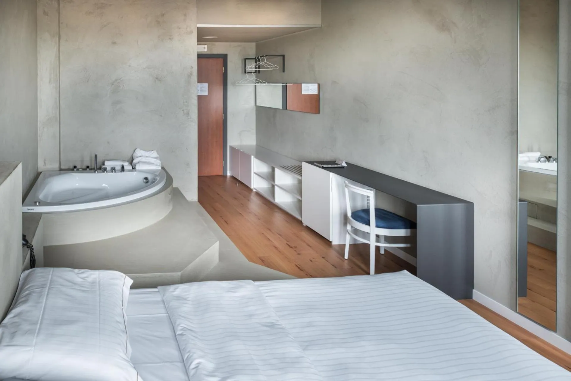 Photo of the whole room, Bed in Point Hotel