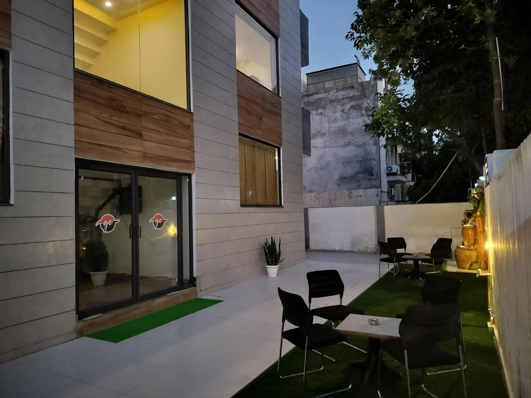 Property building in Hotel Golden Era-Near Shopprix Mall