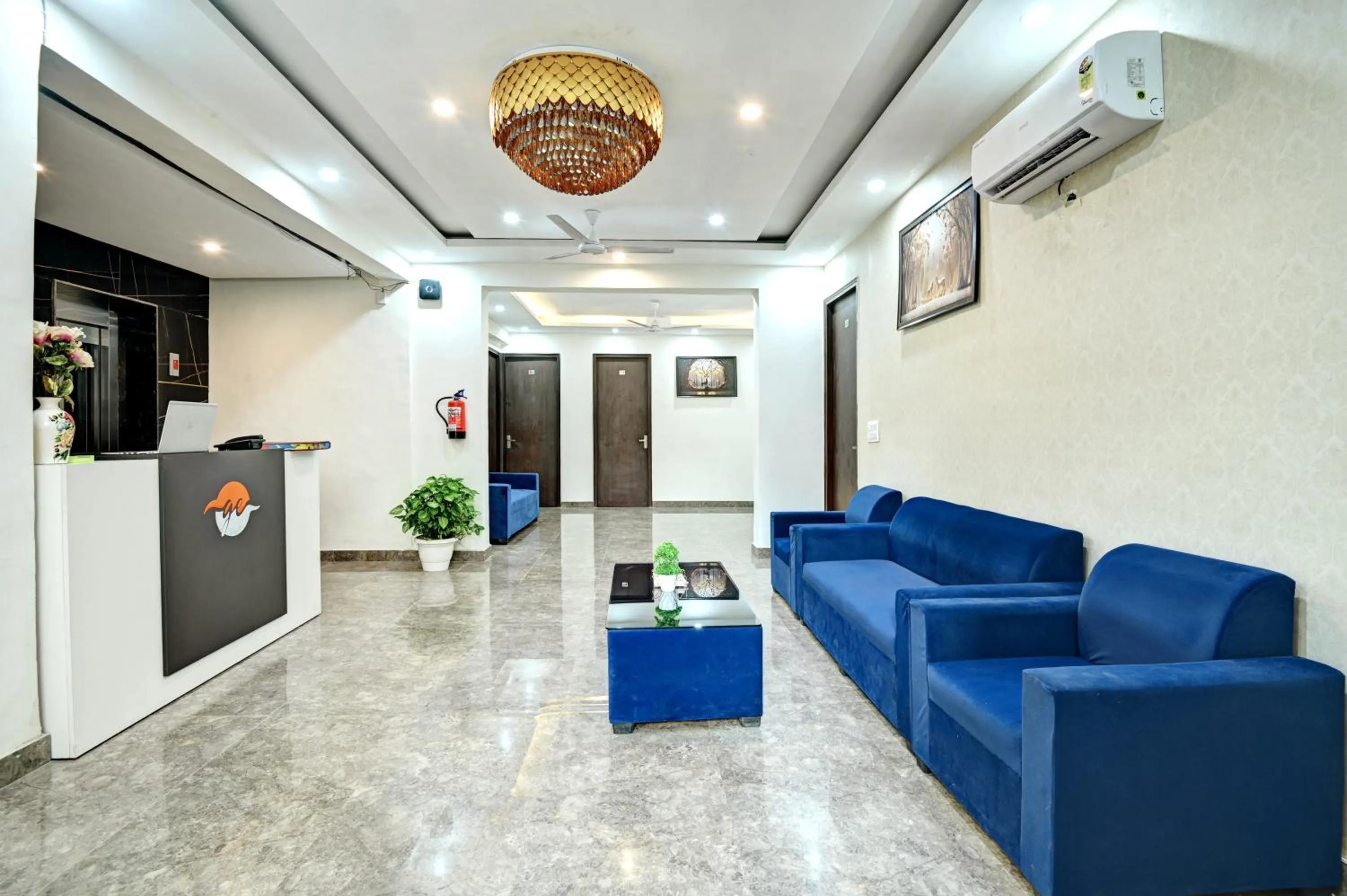 TV and multimedia in Hotel Golden Era-Near Shopprix Mall