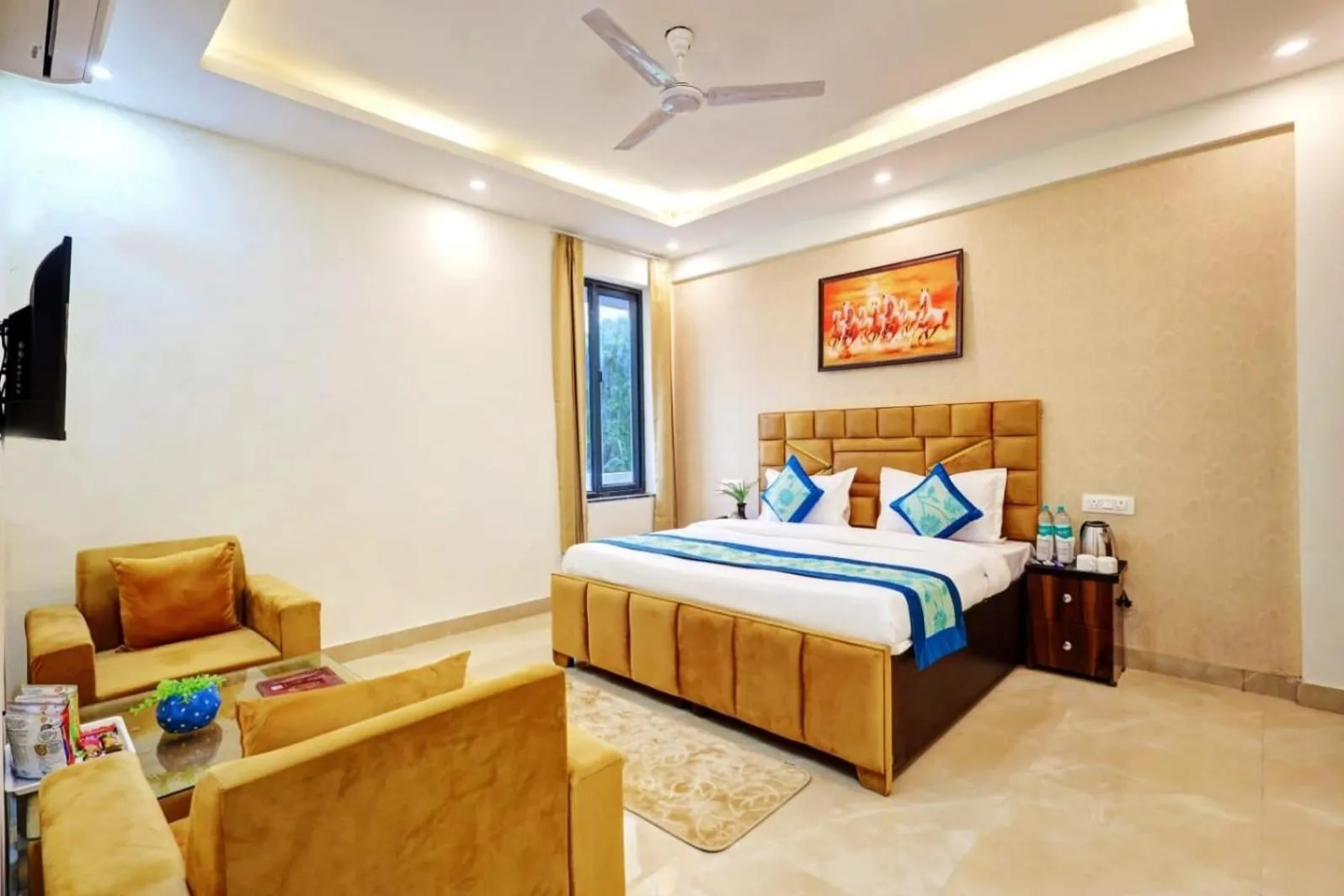 Bed in Hotel Golden Era-Near Shopprix Mall