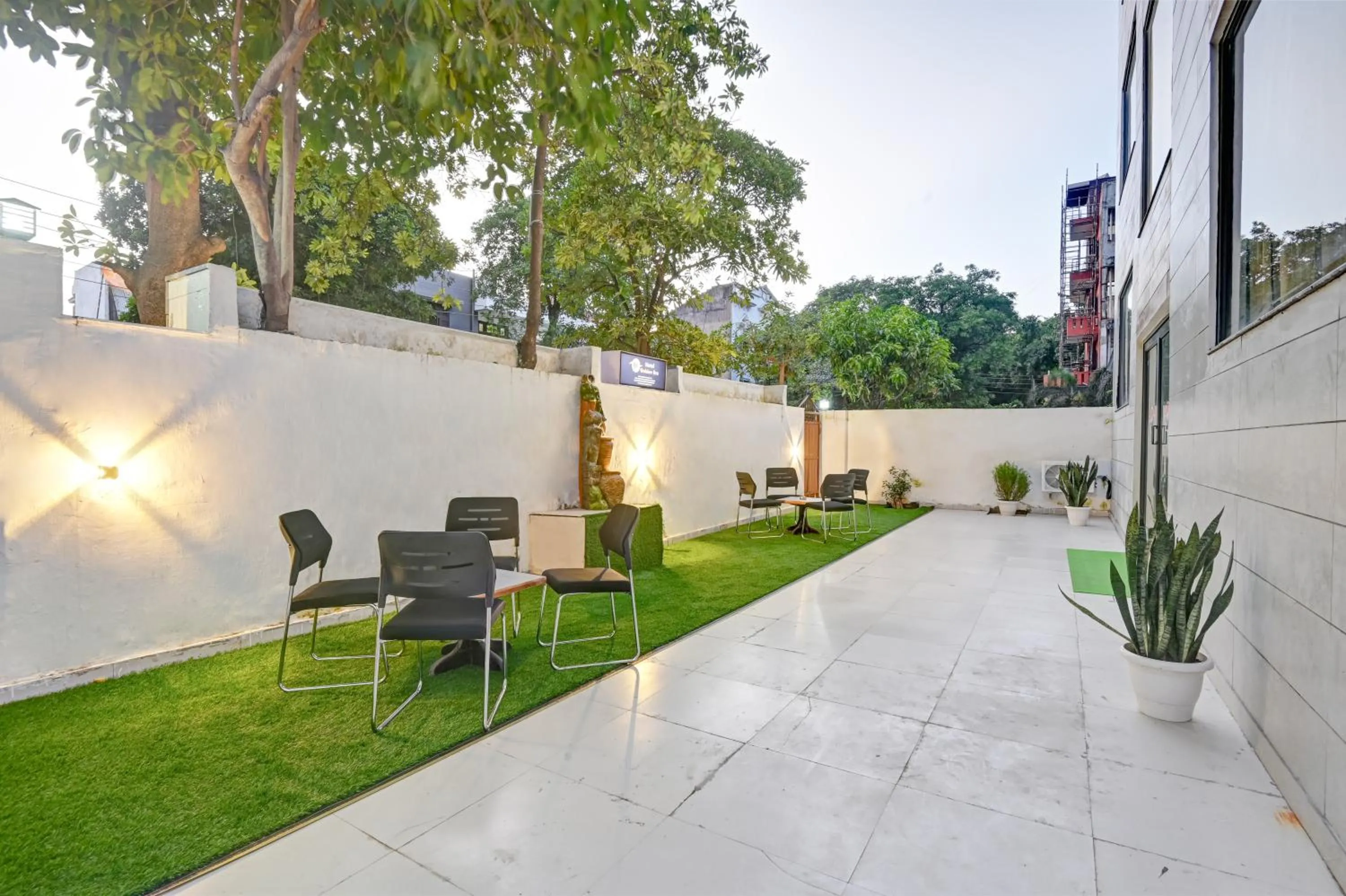 Property building in Hotel Golden Era-Near Shopprix Mall