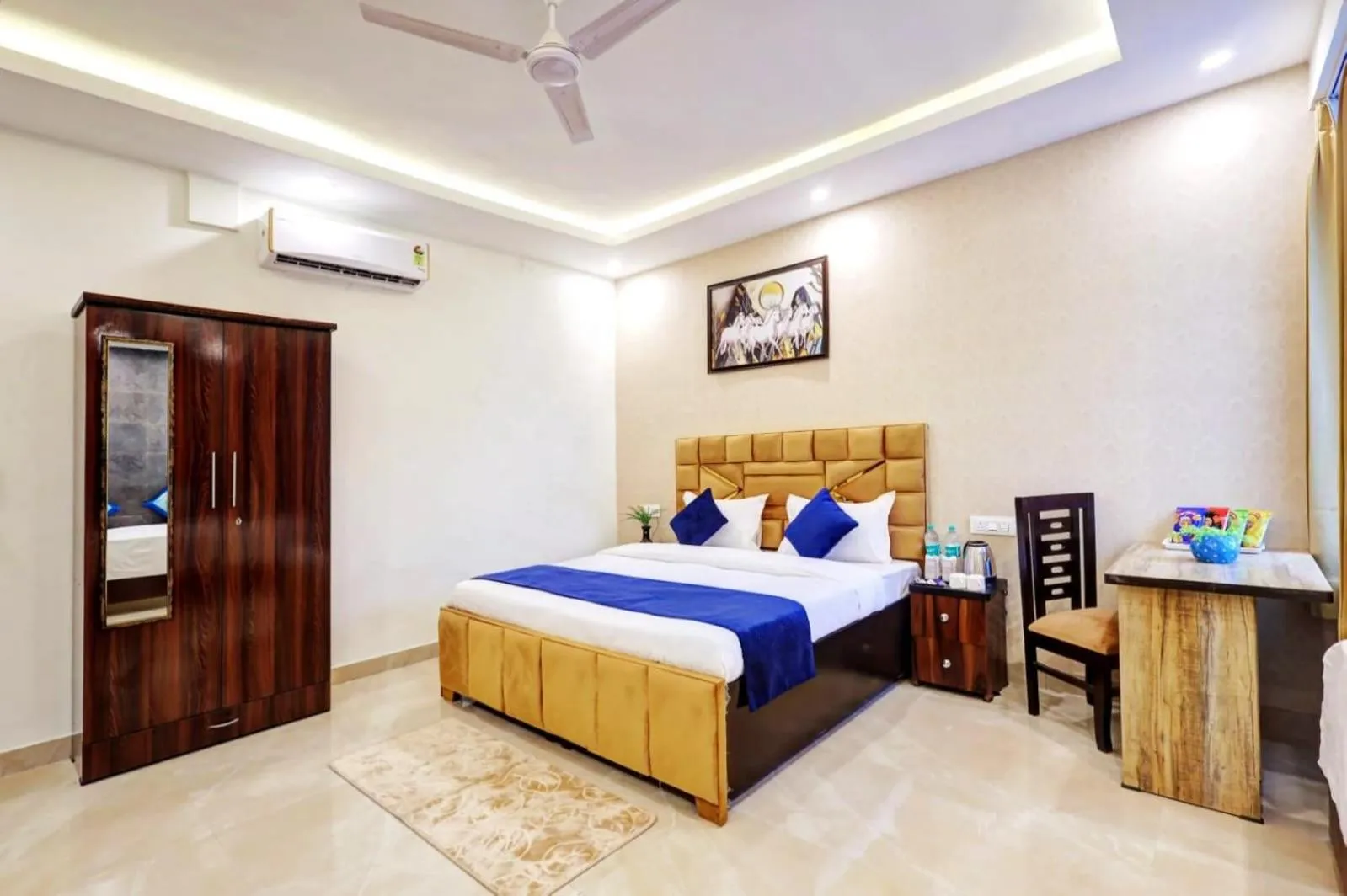 Bedroom in Hotel Golden Era-Near Shopprix Mall