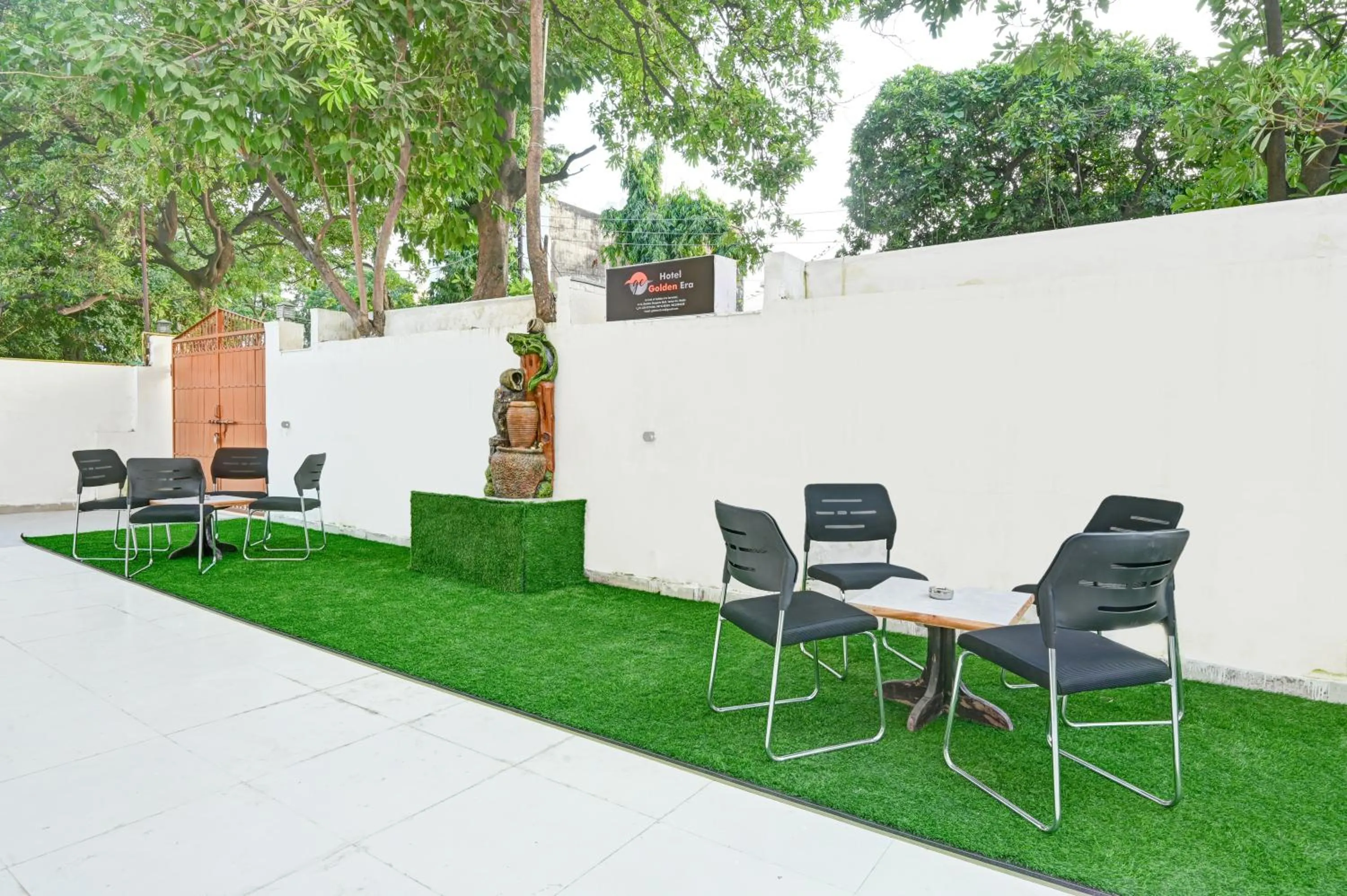 Day in Hotel Golden Era-Near Shopprix Mall