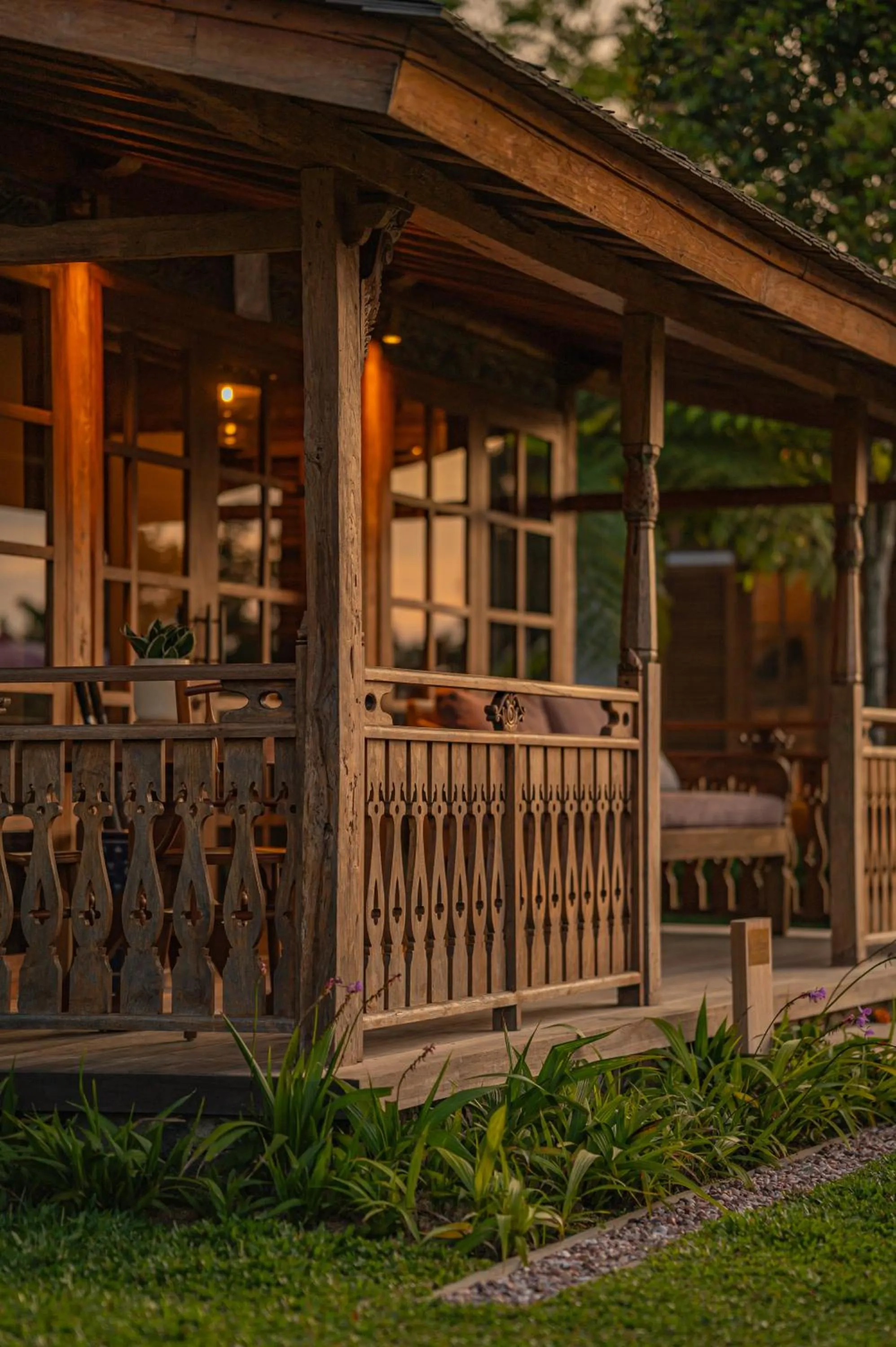 Property building in Umah Lusa