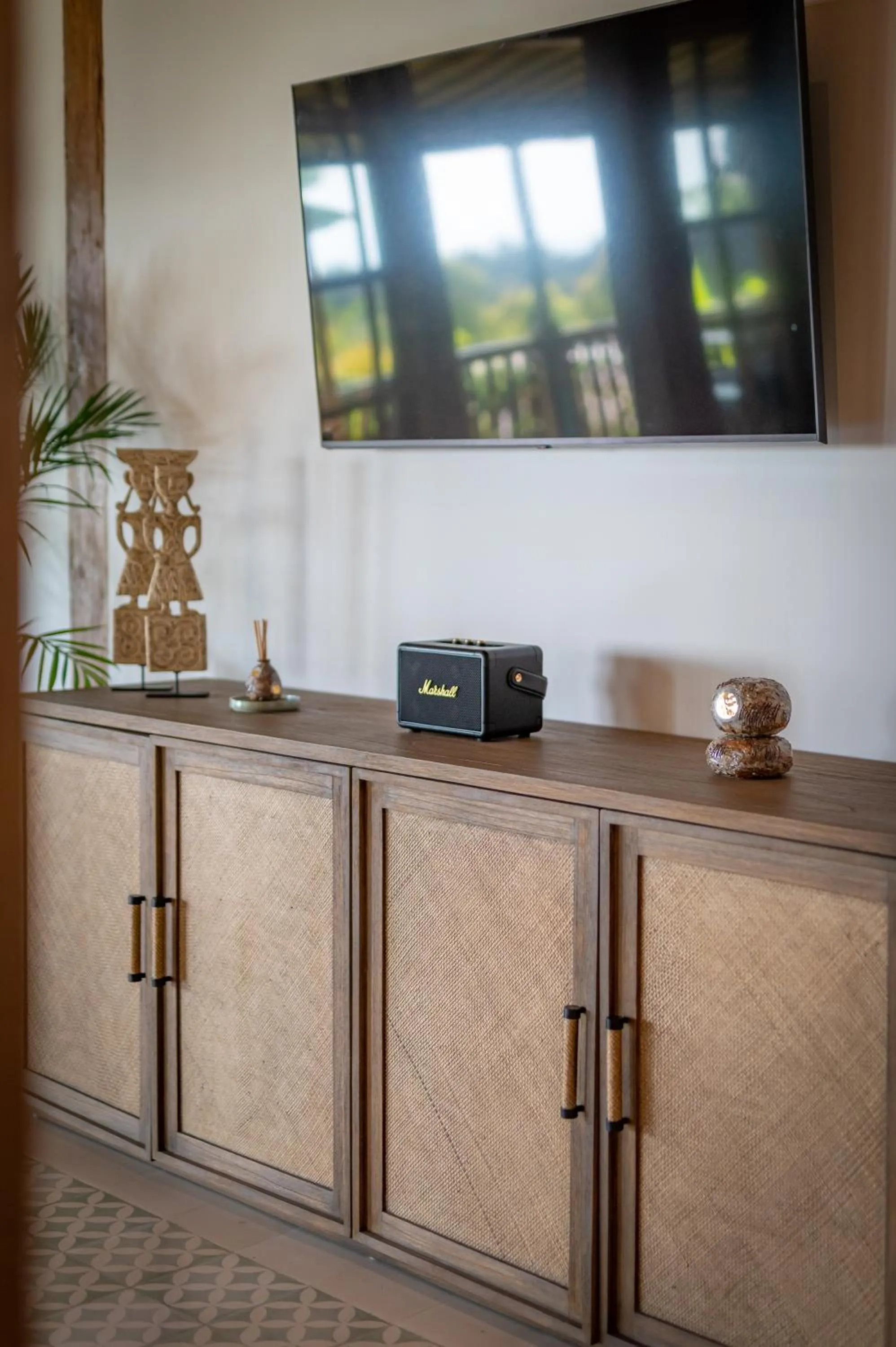 TV and multimedia in Umah Lusa