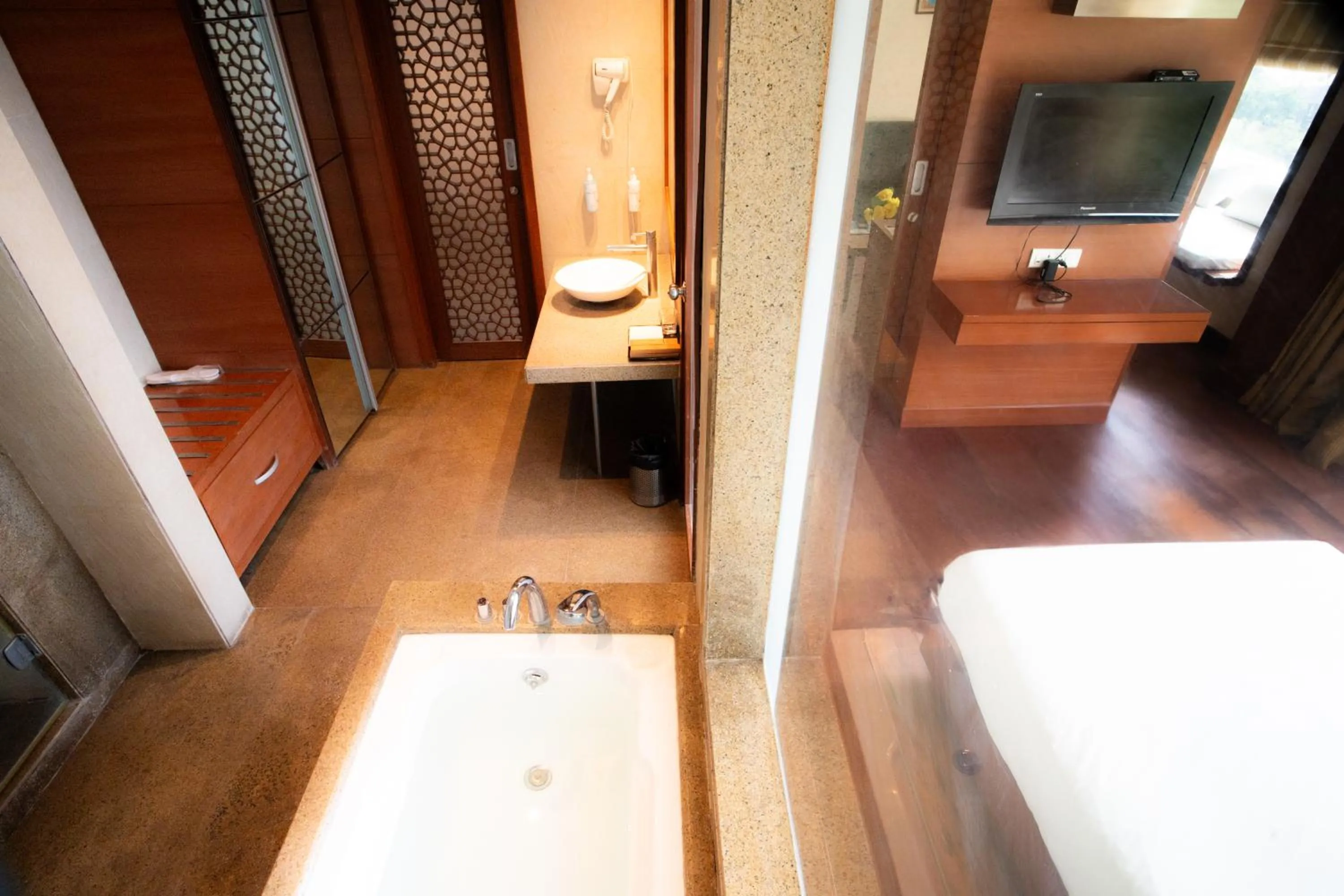 Bed in The Sky Imperial, Jaipur