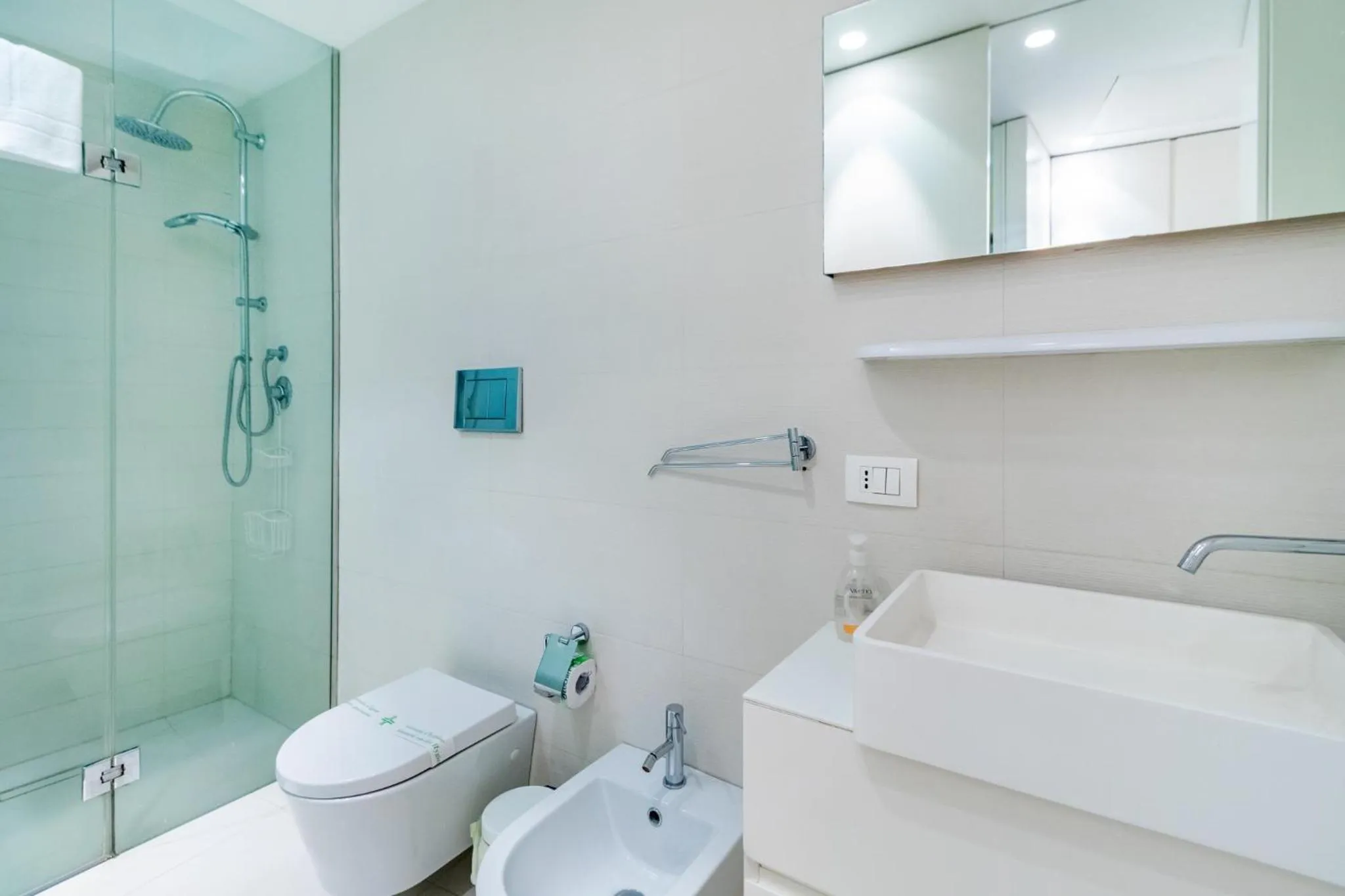 Shower in Stesicoro Exclusive House