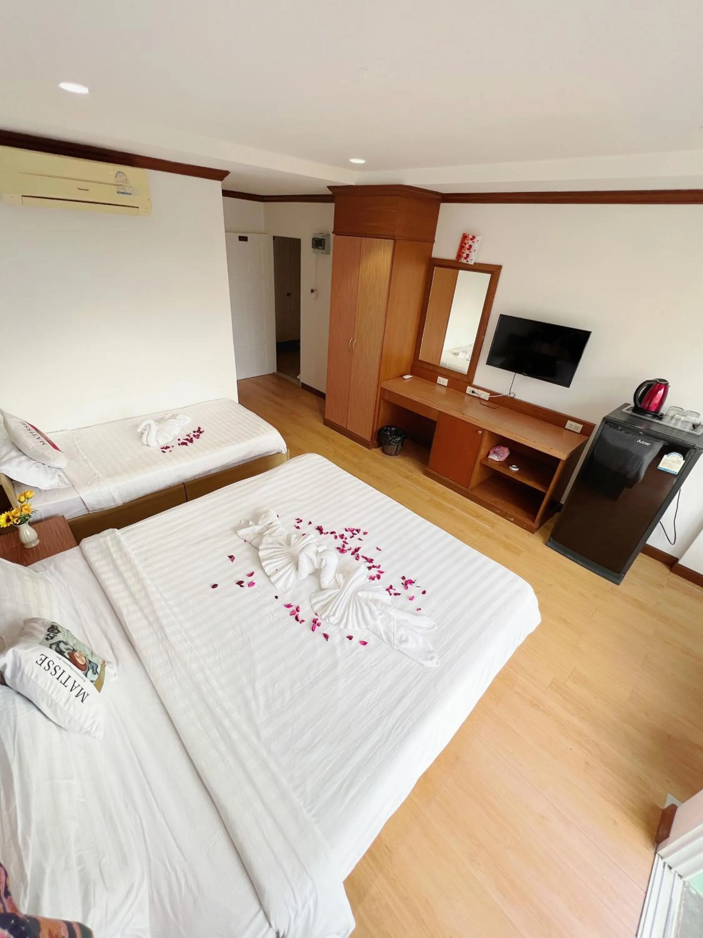 Bed in Lanting House Phuket