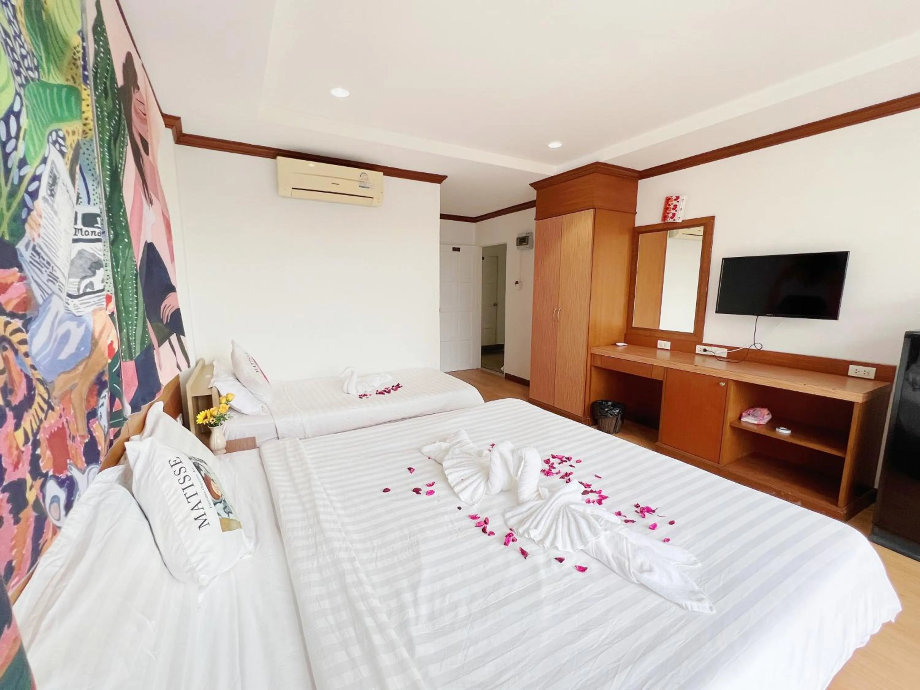 Bed in Lanting House Phuket