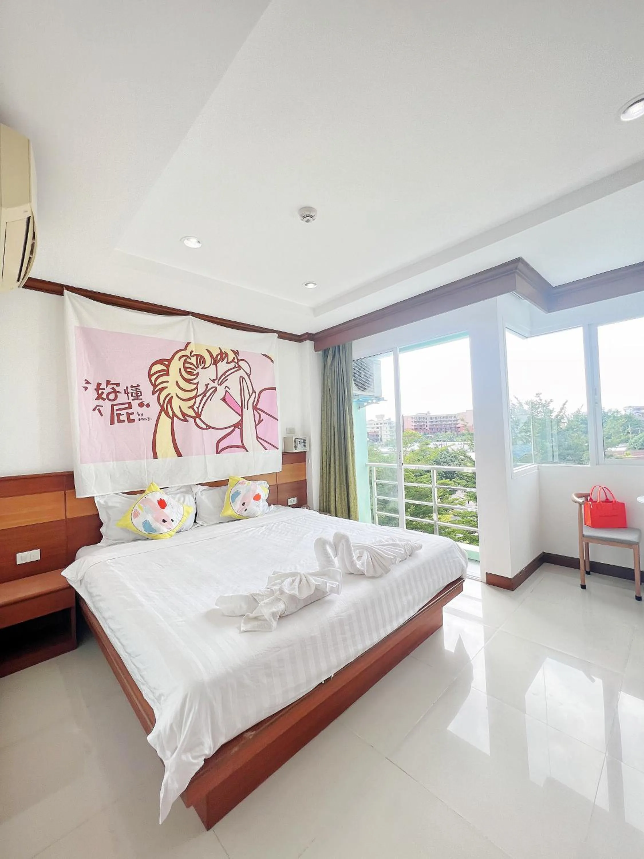 Bed in Lanting House Phuket