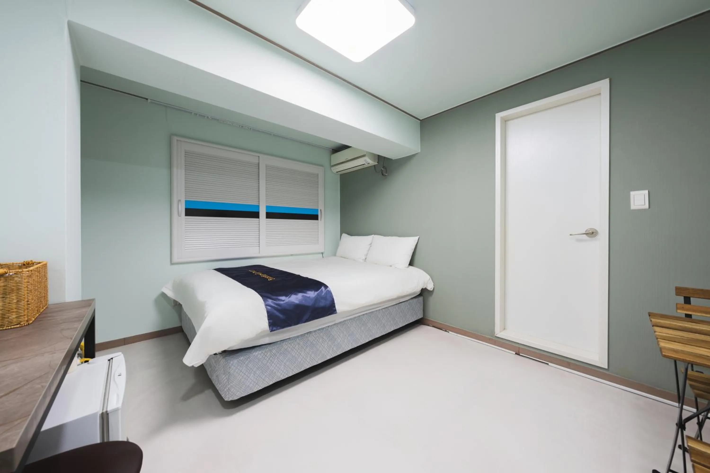 Bedroom, Bed in Cave Myeongdong