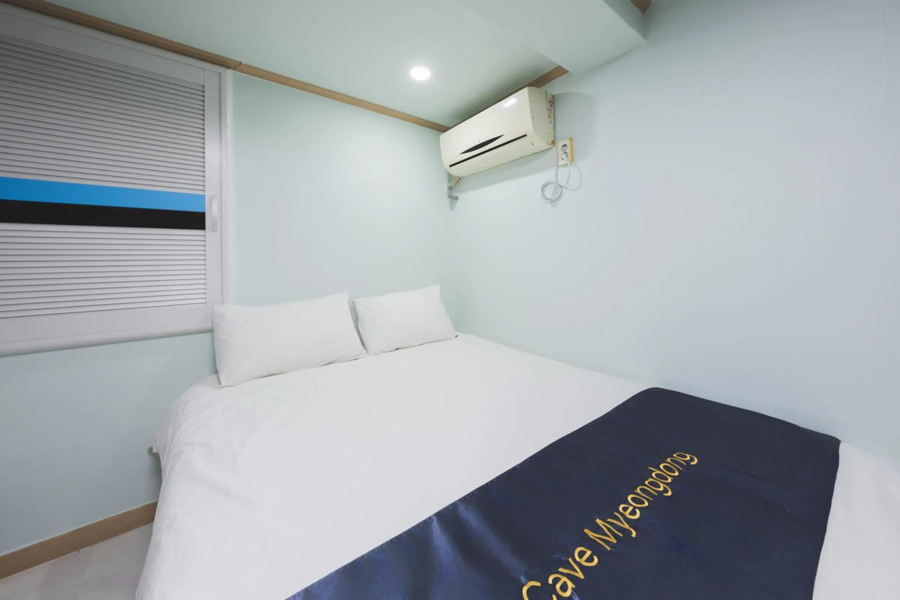 Decorative detail, Bed in Cave Myeongdong