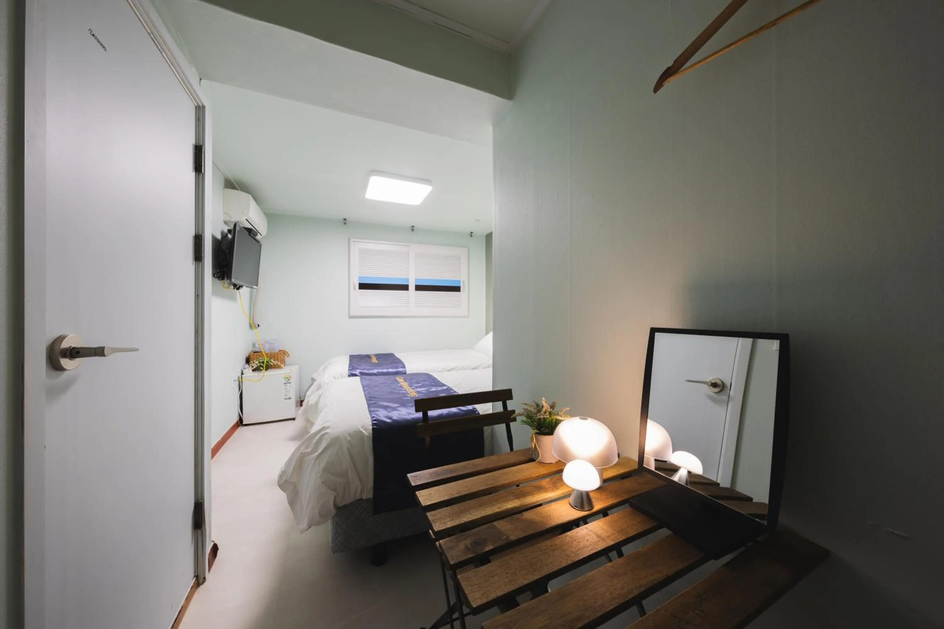 Decorative detail, Bed in Cave Myeongdong