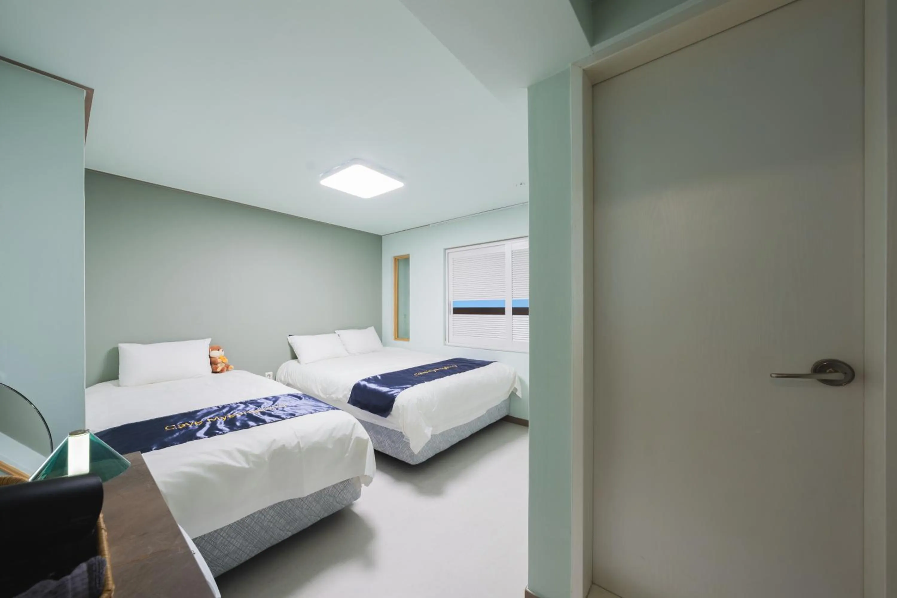 Decorative detail, Bed in Cave Myeongdong