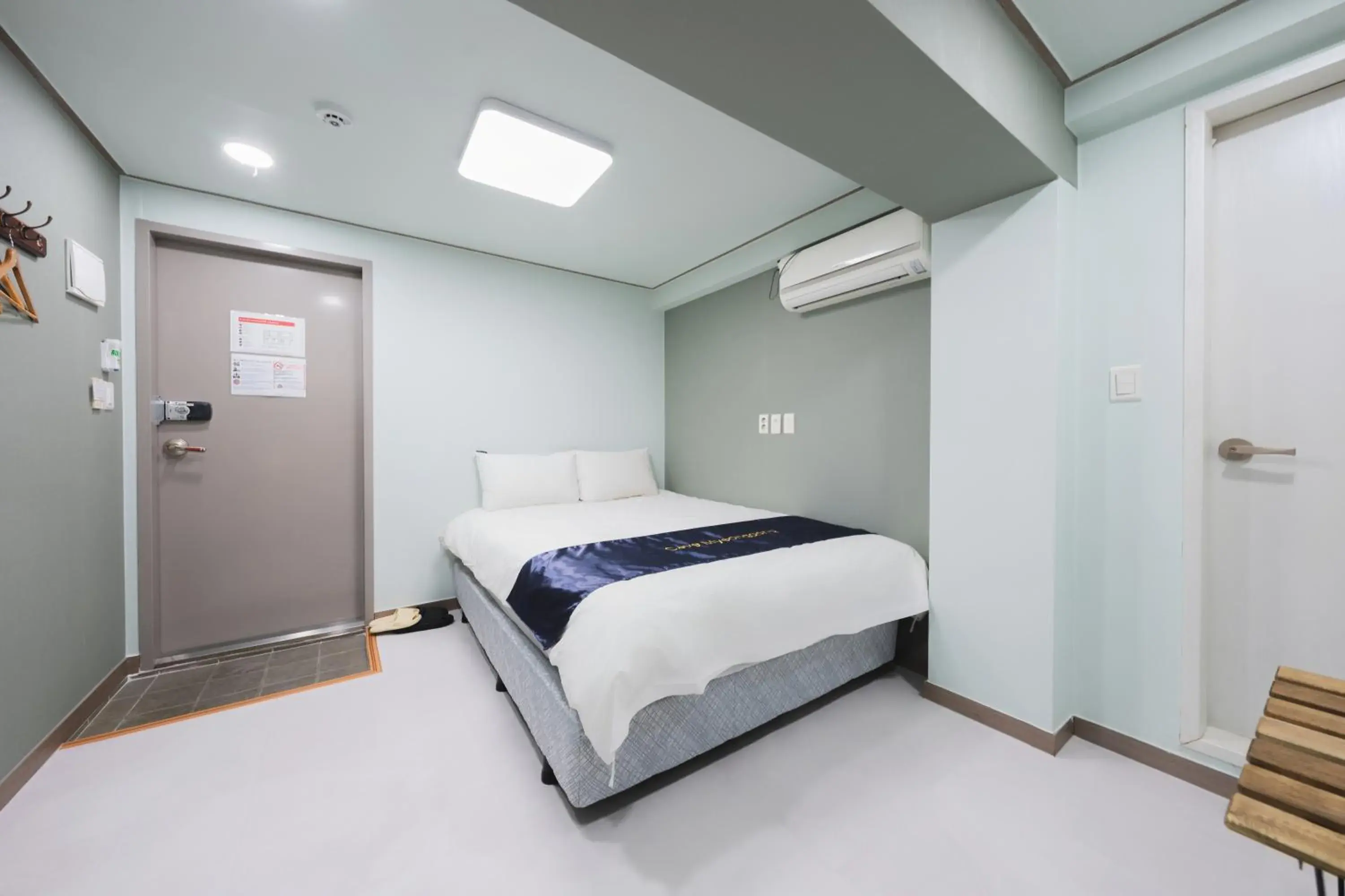 Standard Double Room in Cave Myeongdong Standard Double Room in Cave Myeongdong