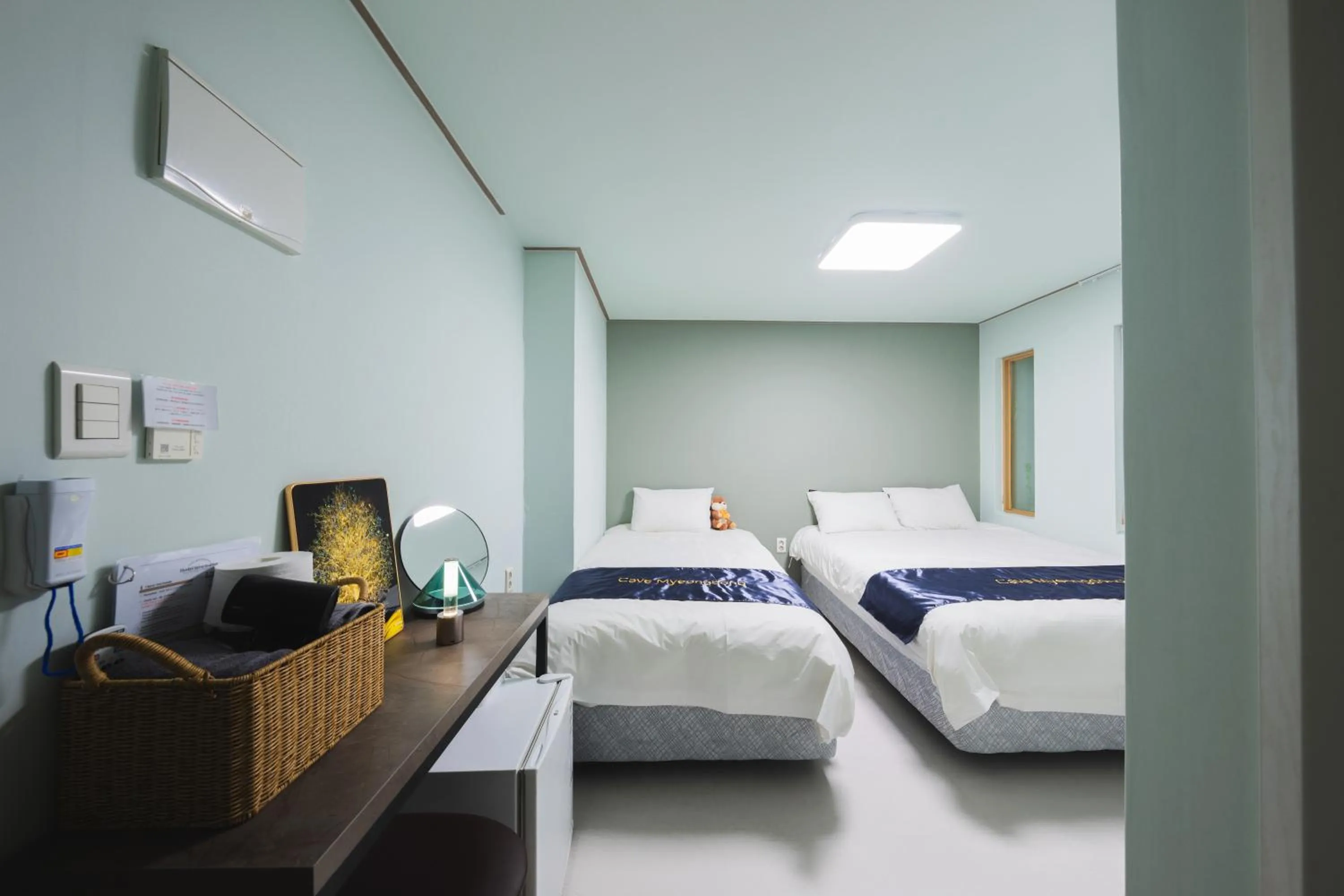 Decorative detail, Bed in Cave Myeongdong