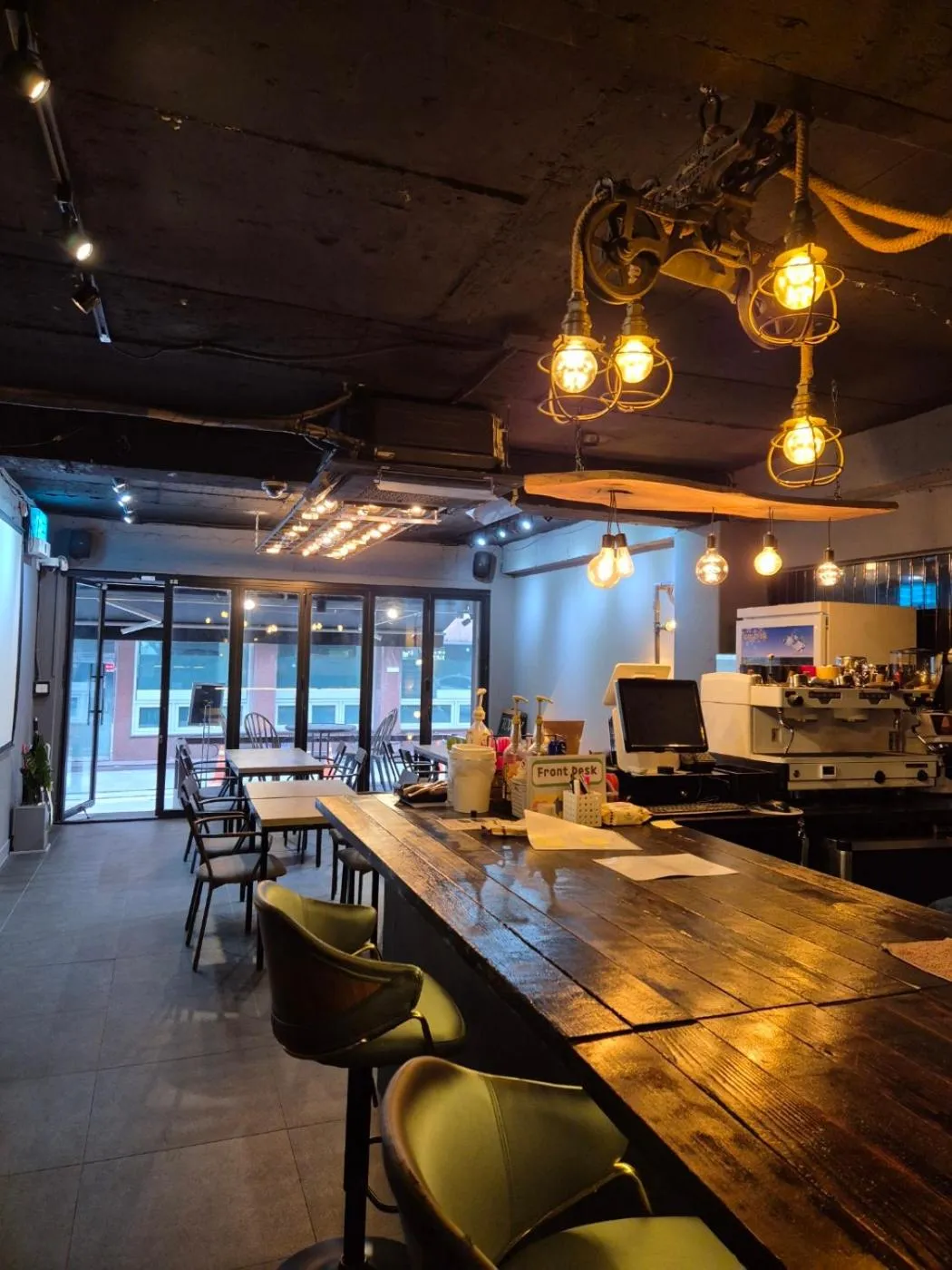 Area and facilities in Cave Myeongdong