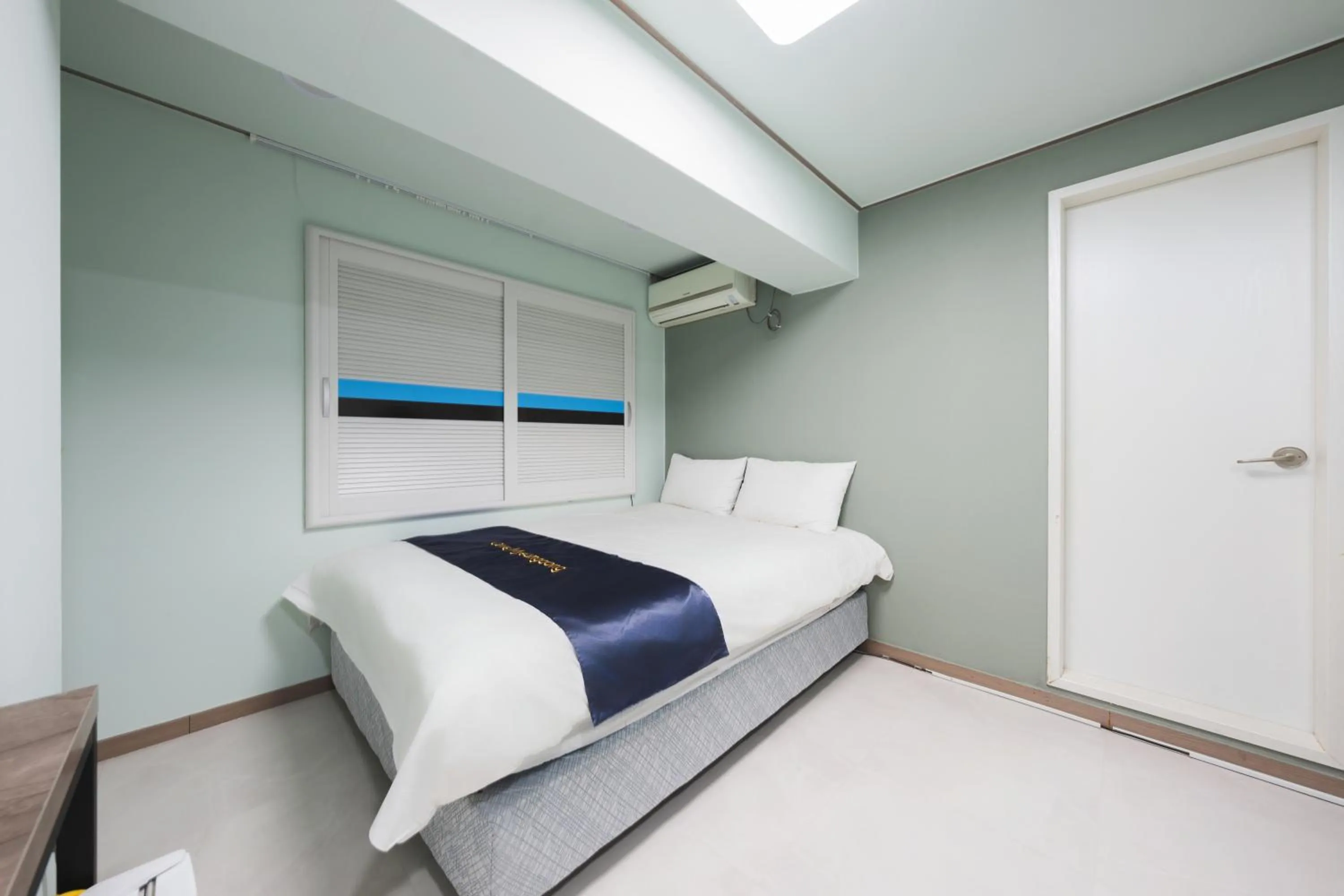 Bedroom, Bed in Cave Myeongdong