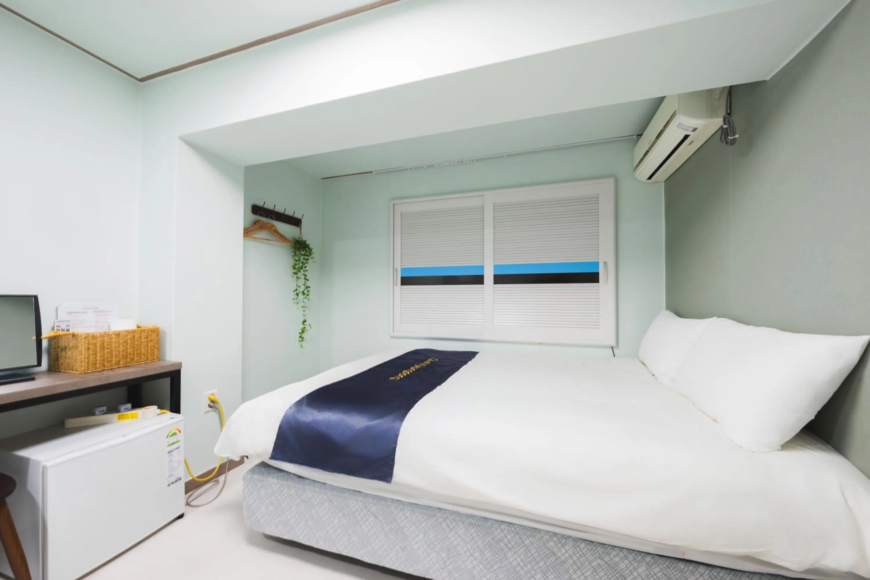 Bedroom, Bed in Cave Myeongdong