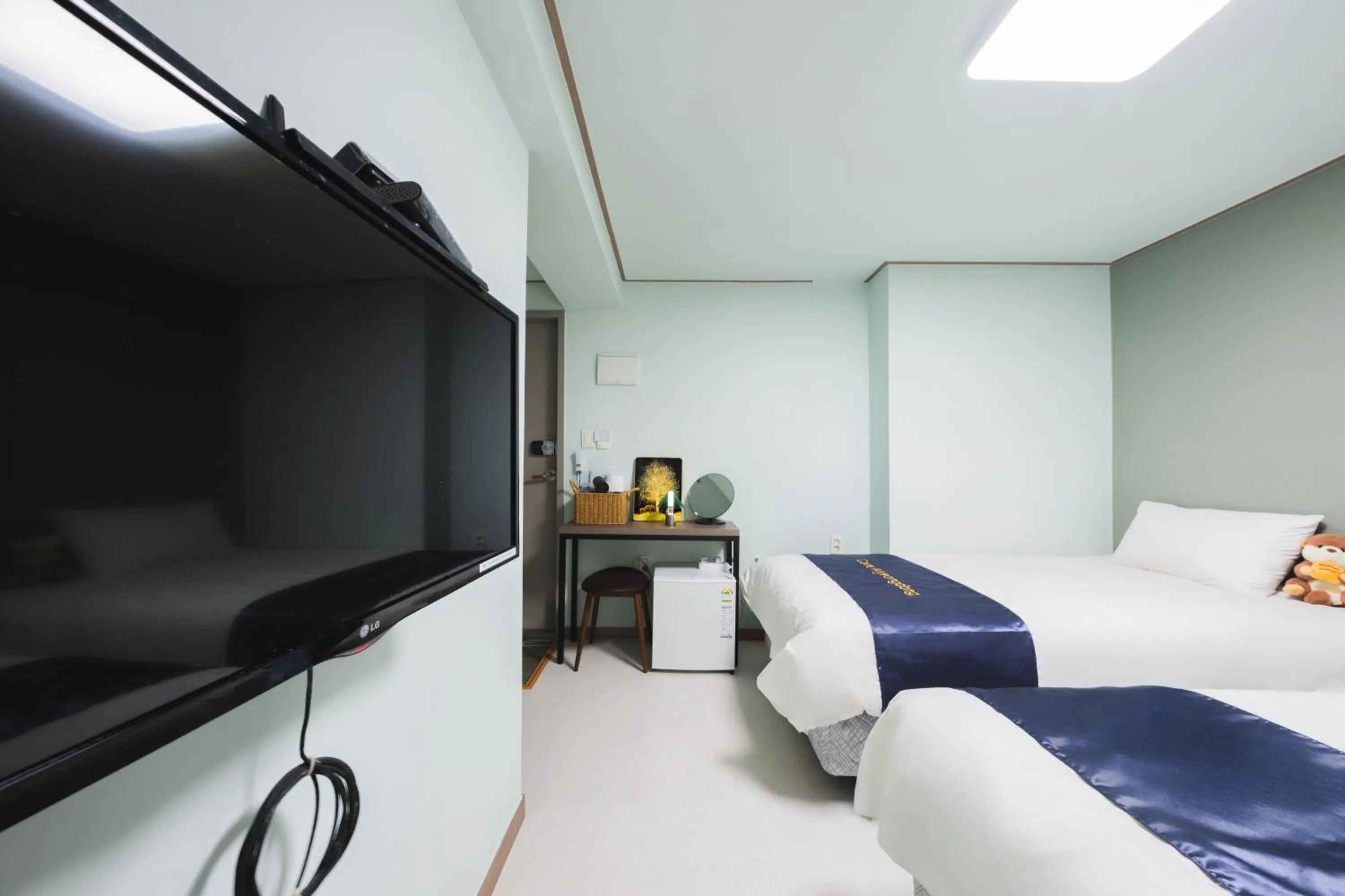 Decorative detail, Bed in Cave Myeongdong