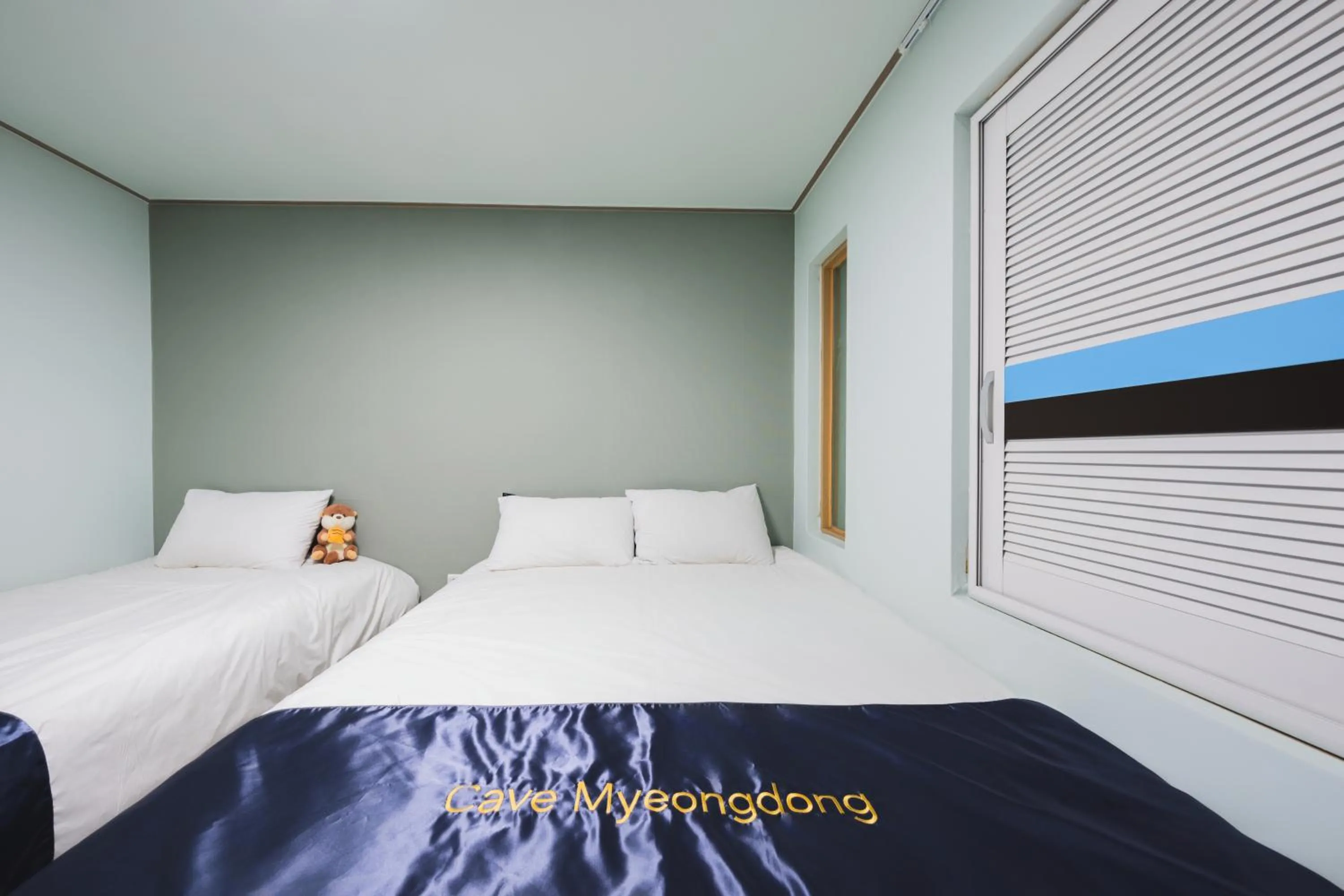 Decorative detail, Bed in Cave Myeongdong