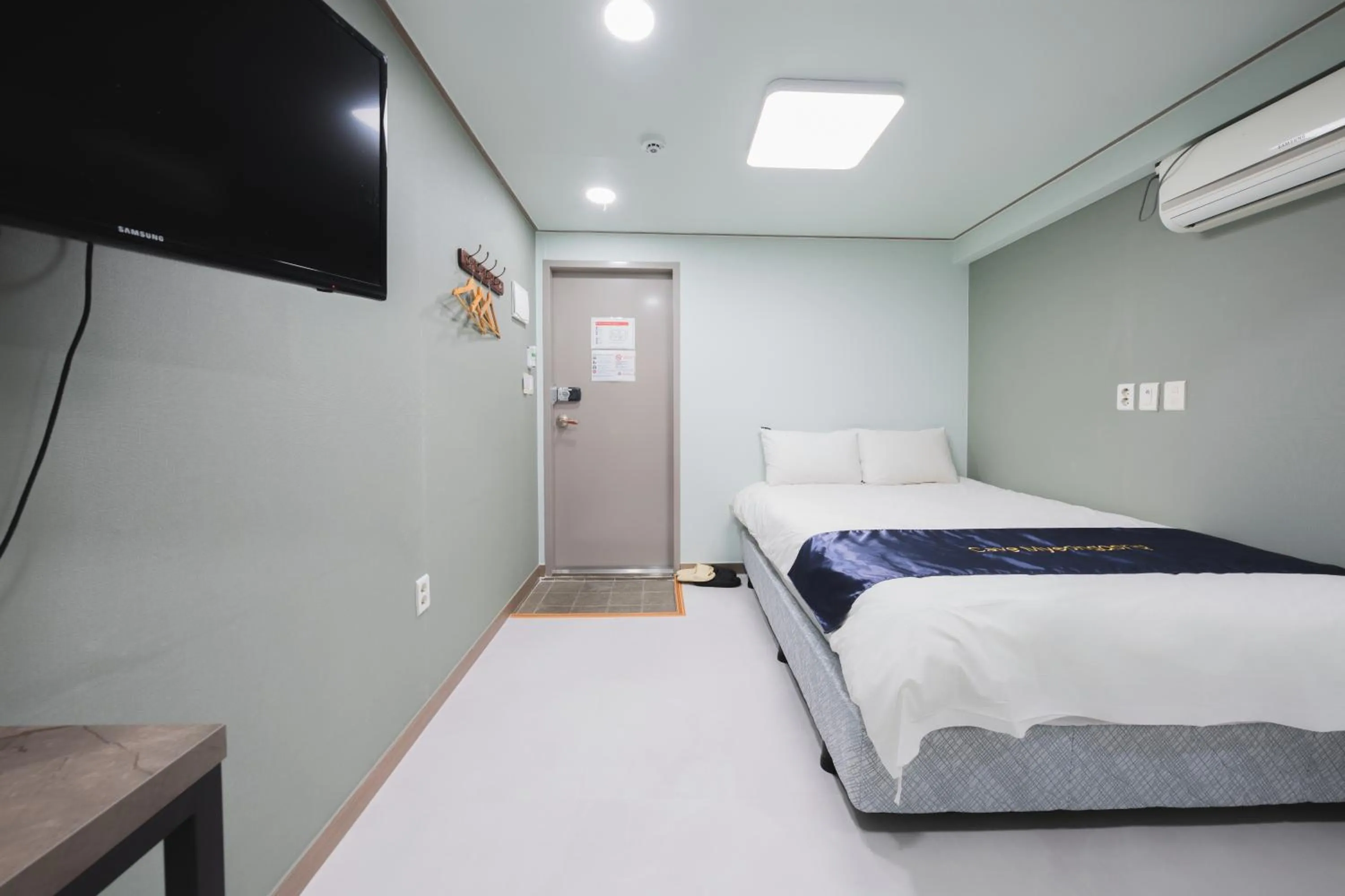 Bedroom, Bed in Cave Myeongdong