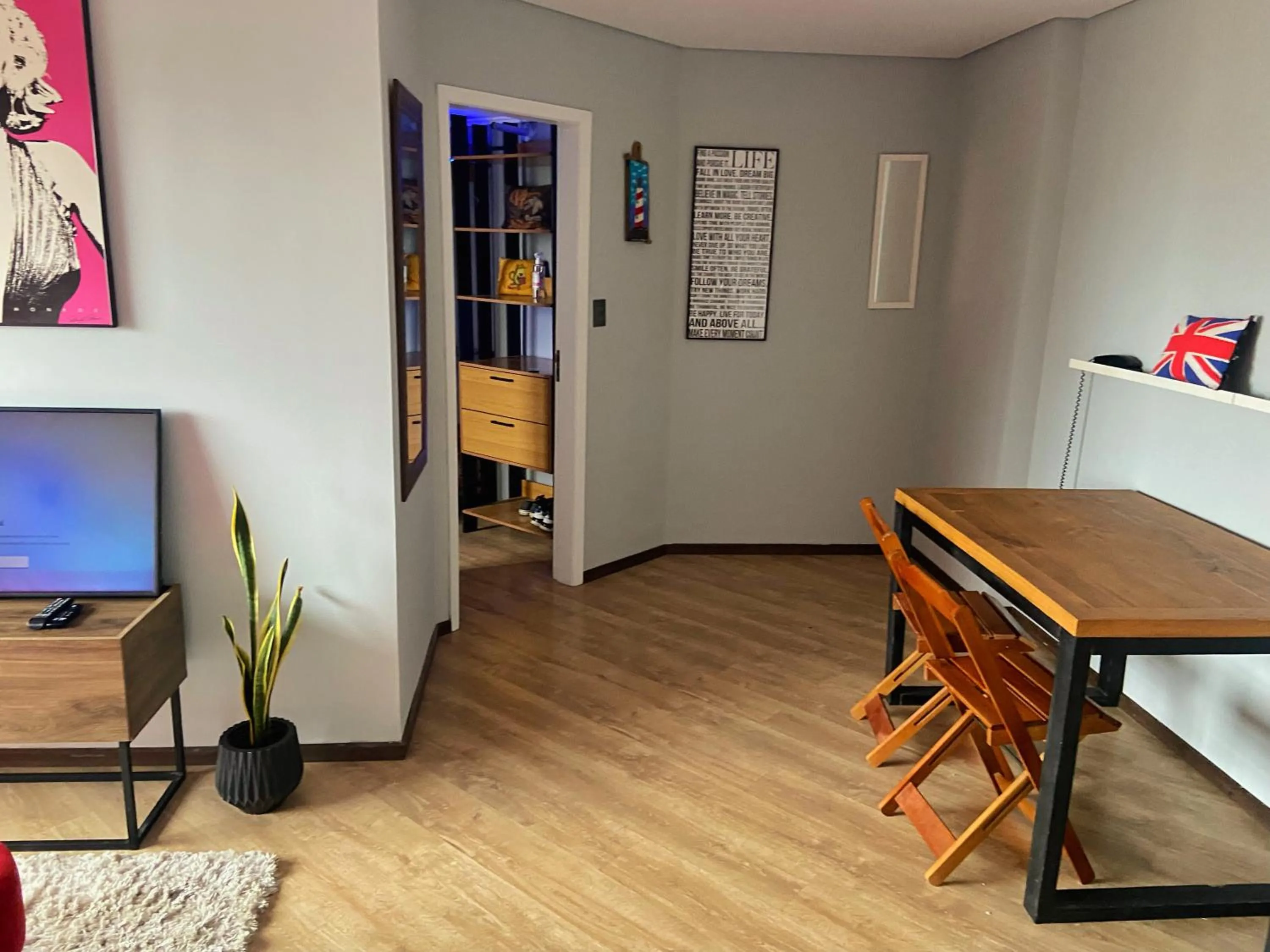 Apê completo bem no centro