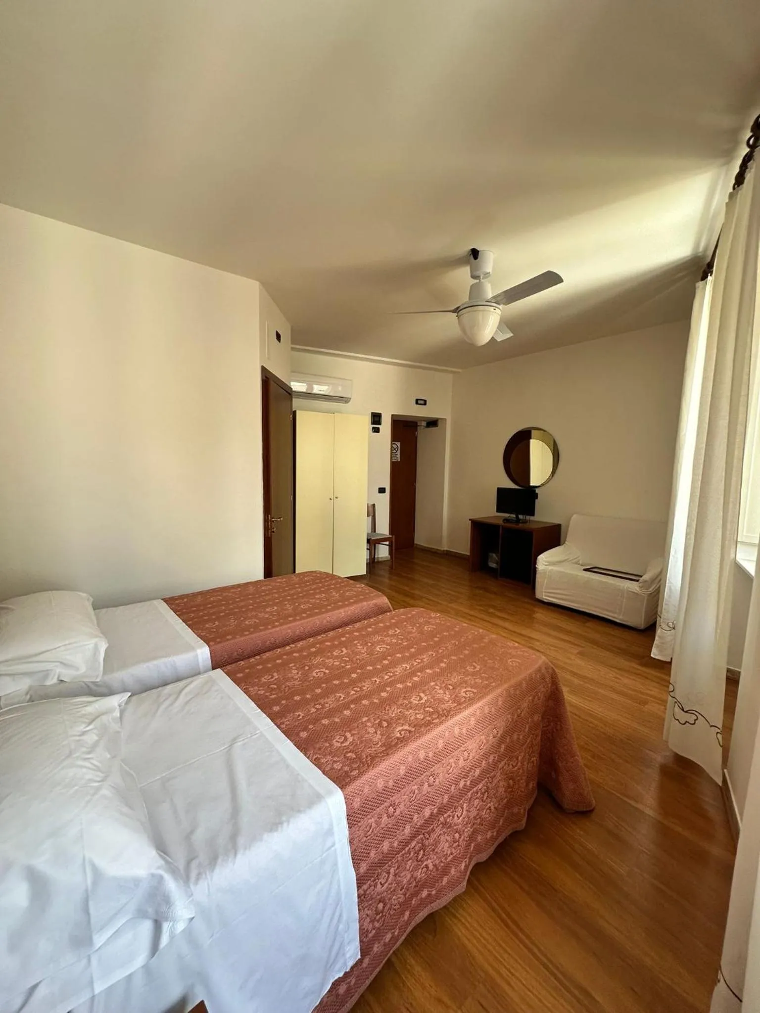 Bed in Hotel Roma Assisi