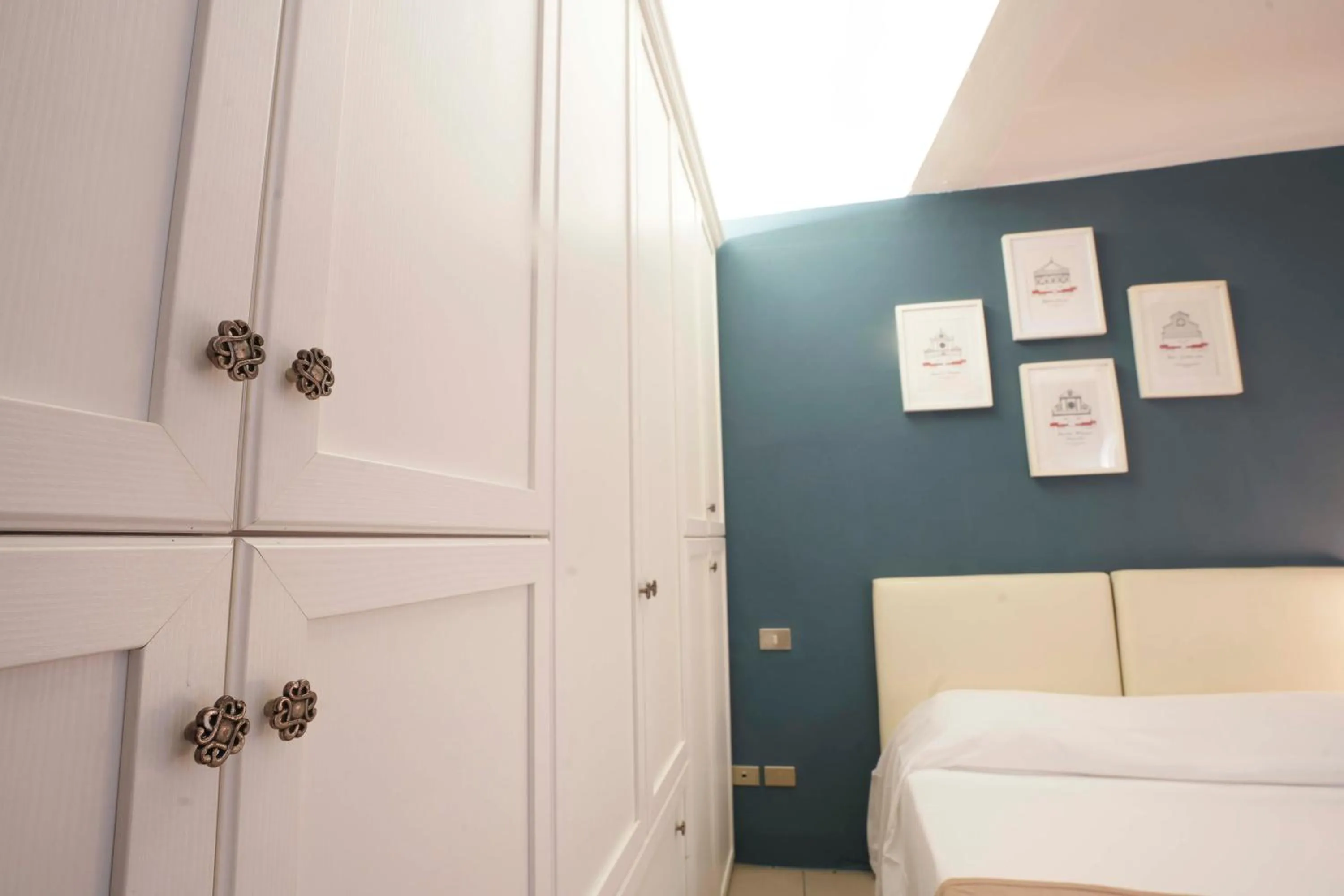 wardrobe, Bed in Locanda dei Poeti Rooms & Apartments
