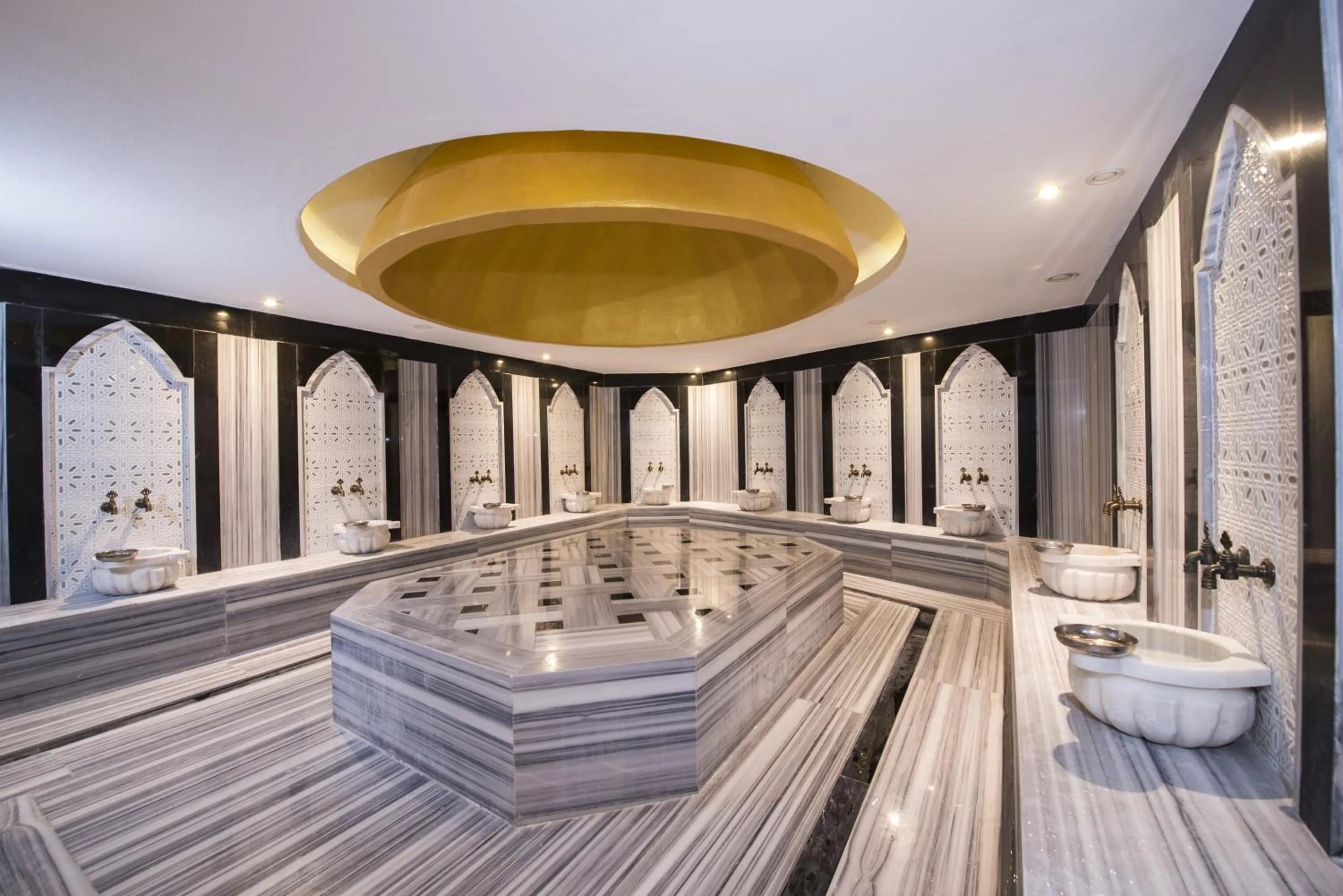 Sauna in Palm World Side Resort & Spa