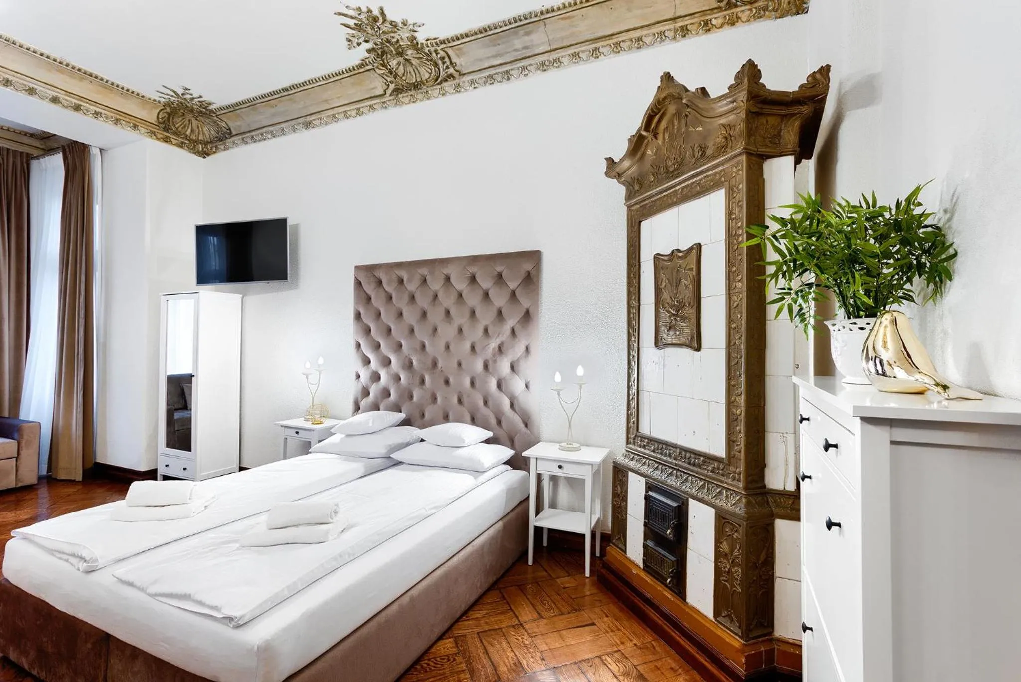 Bed in Aparthotel 1899 by Platinum