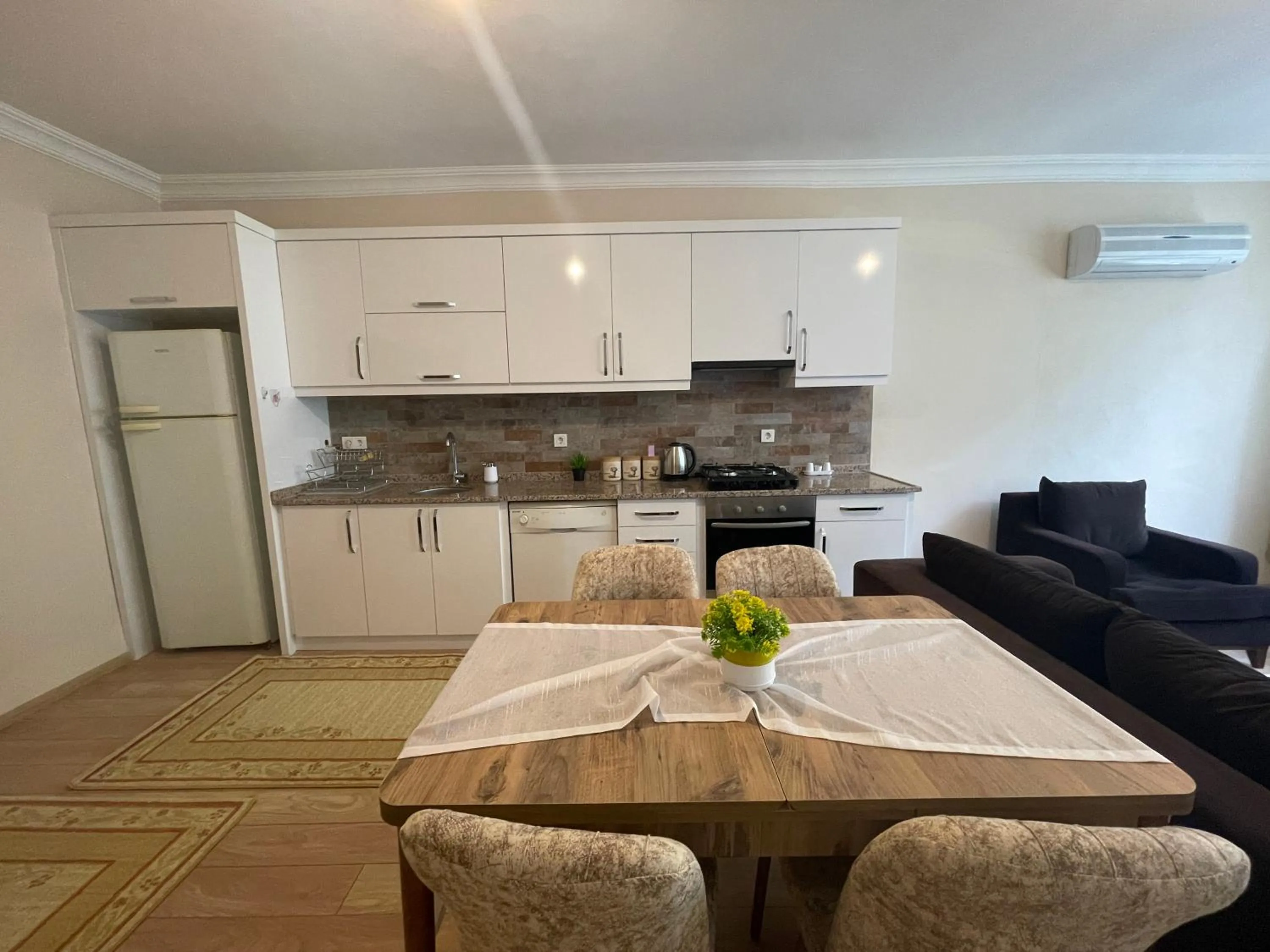 Kitchen or kitchenette in Select Suite & Apart Hotel