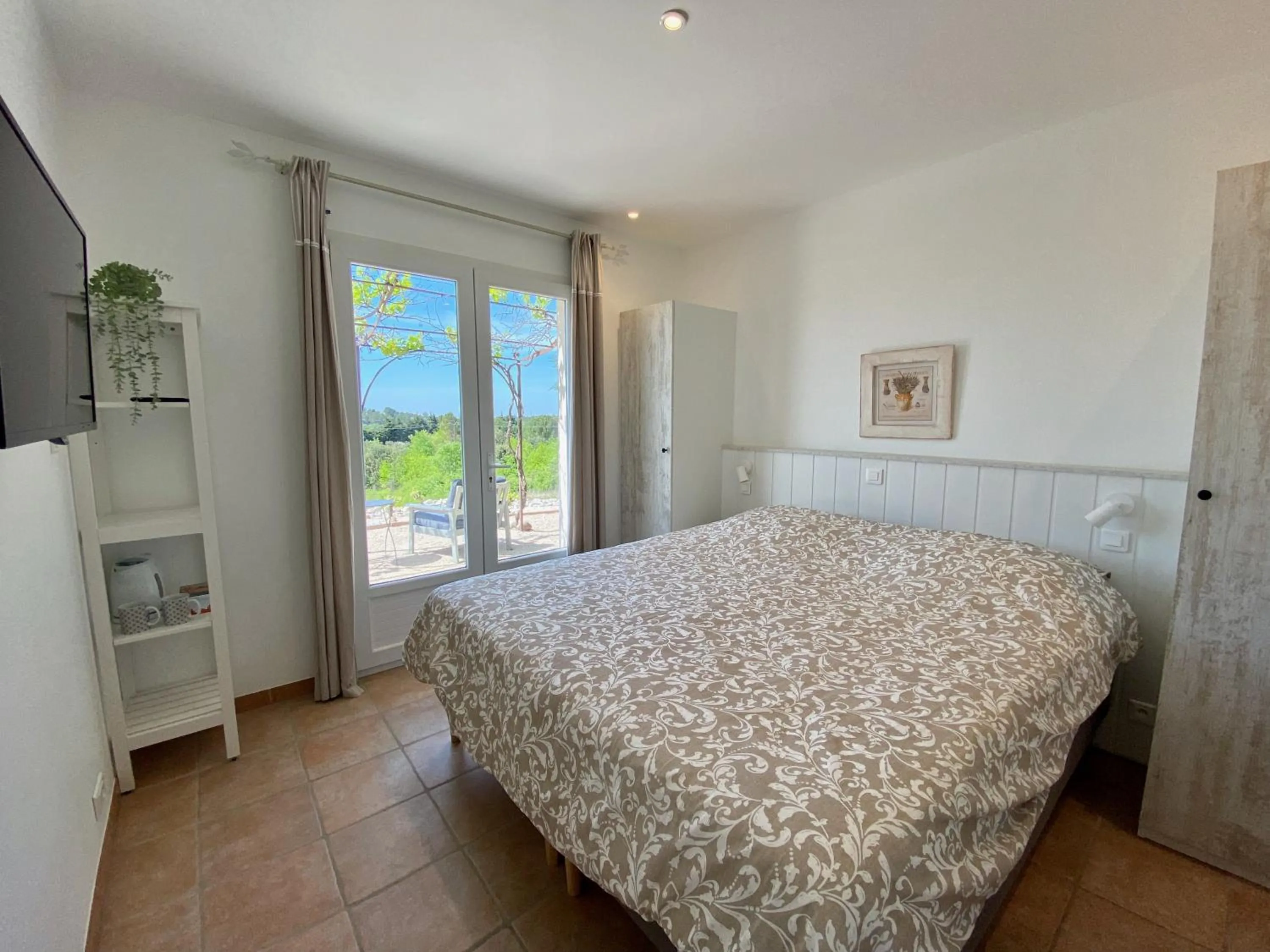 Bedroom, Bed in La Bastide au Ventoux