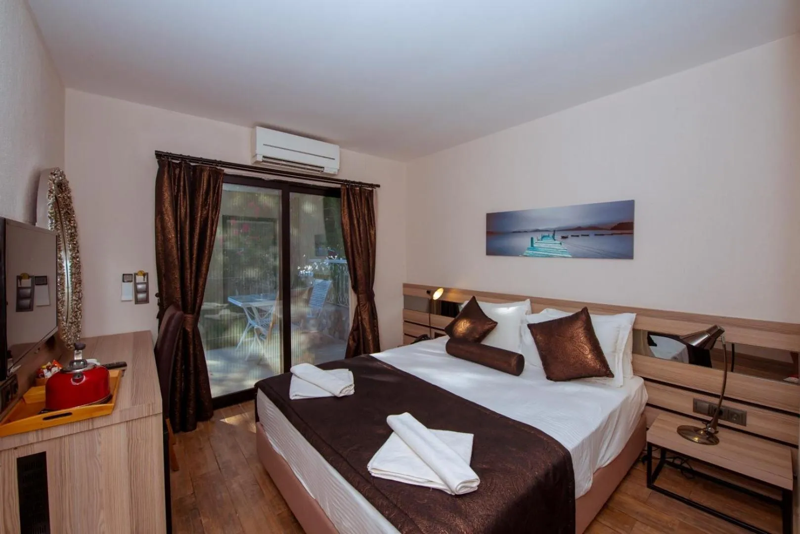 Decorative detail, Bed in S3 Seahorse Beach Club