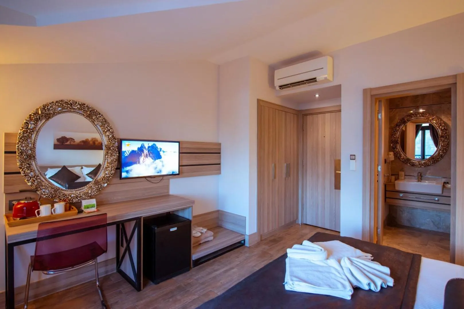 Decorative detail, Bed in S3 Seahorse Beach Club