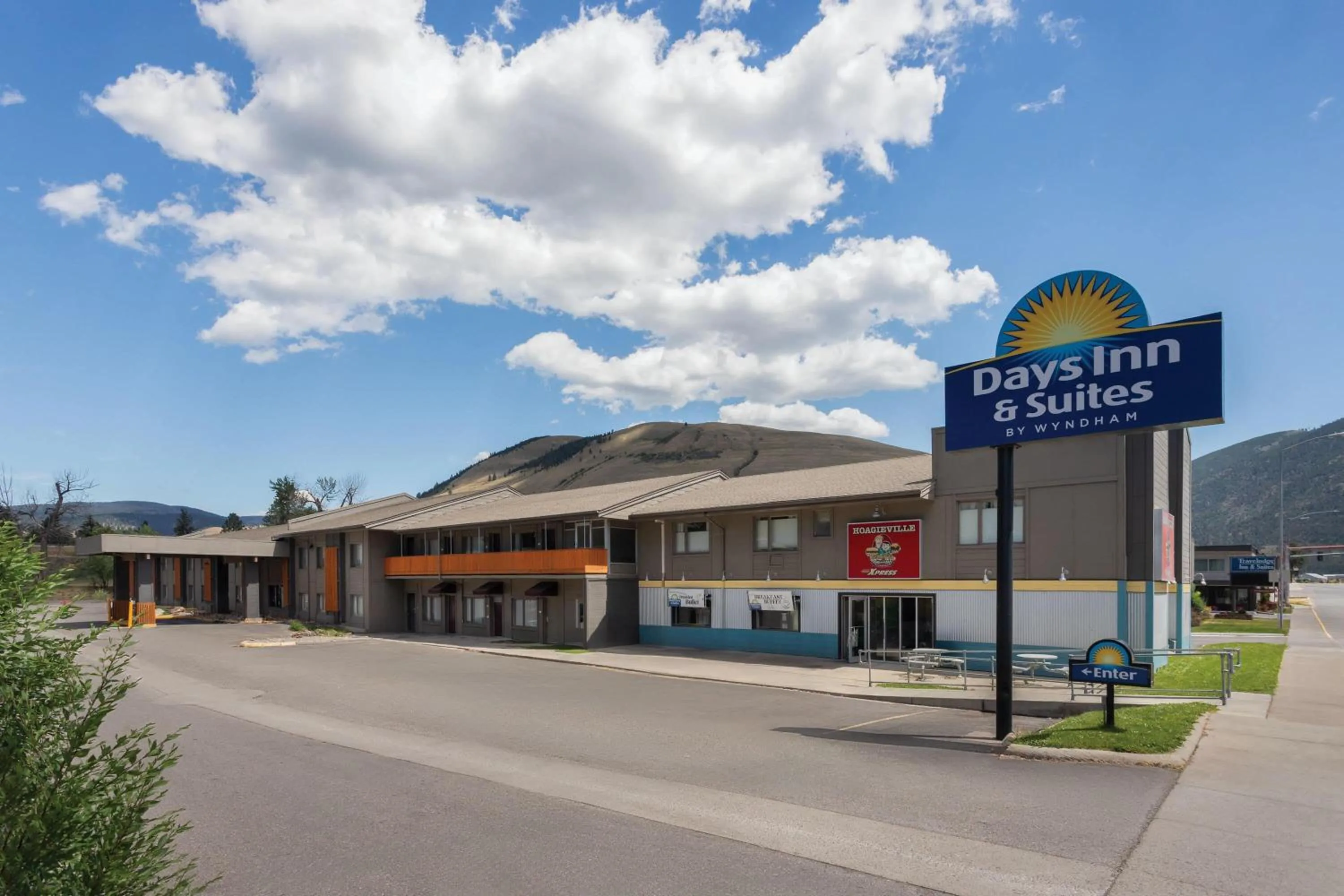 Property building in Days Inn and Suites by Wyndham Downtown Missoula-University
