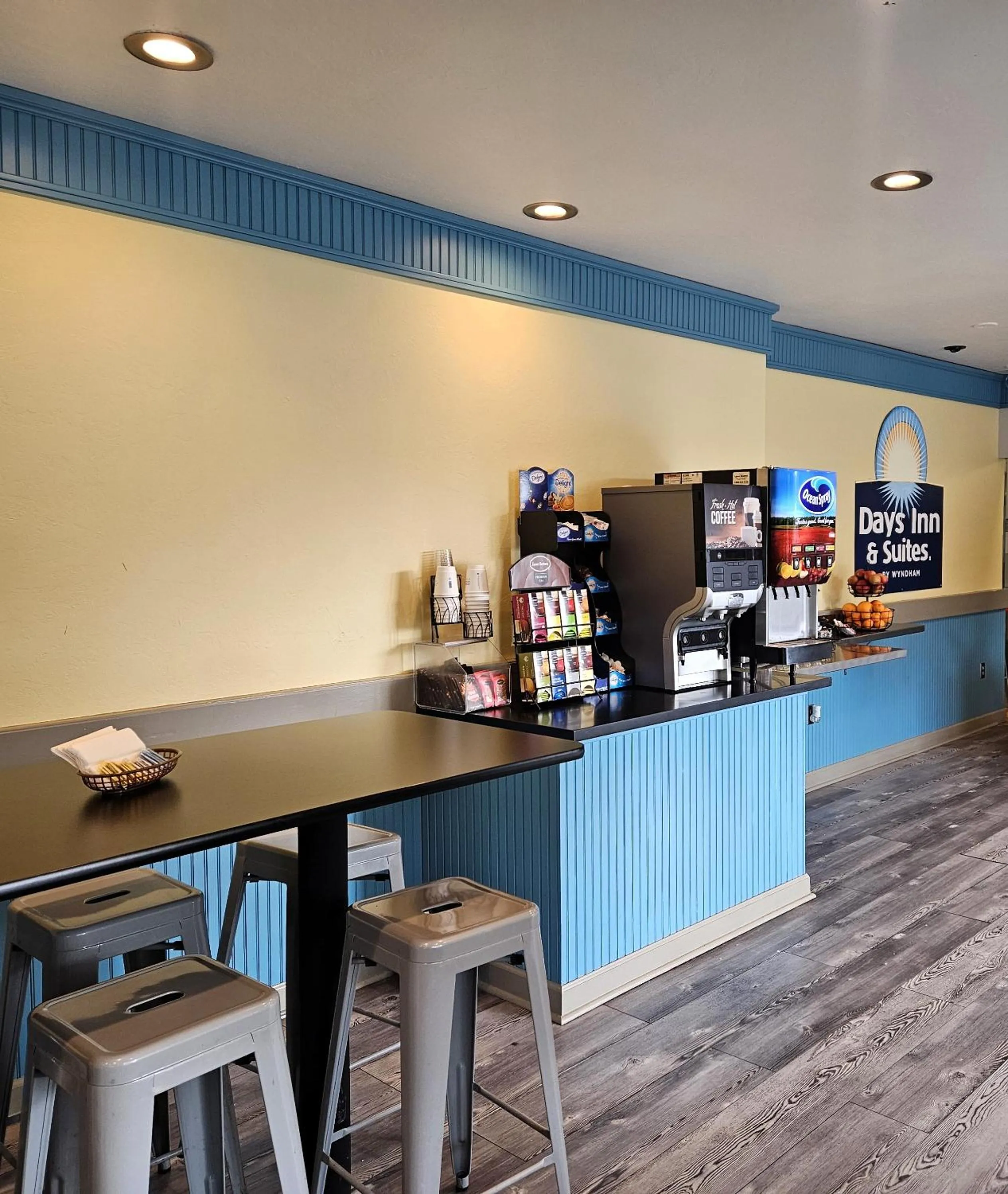 Breakfast in Days Inn and Suites by Wyndham Downtown Missoula-University