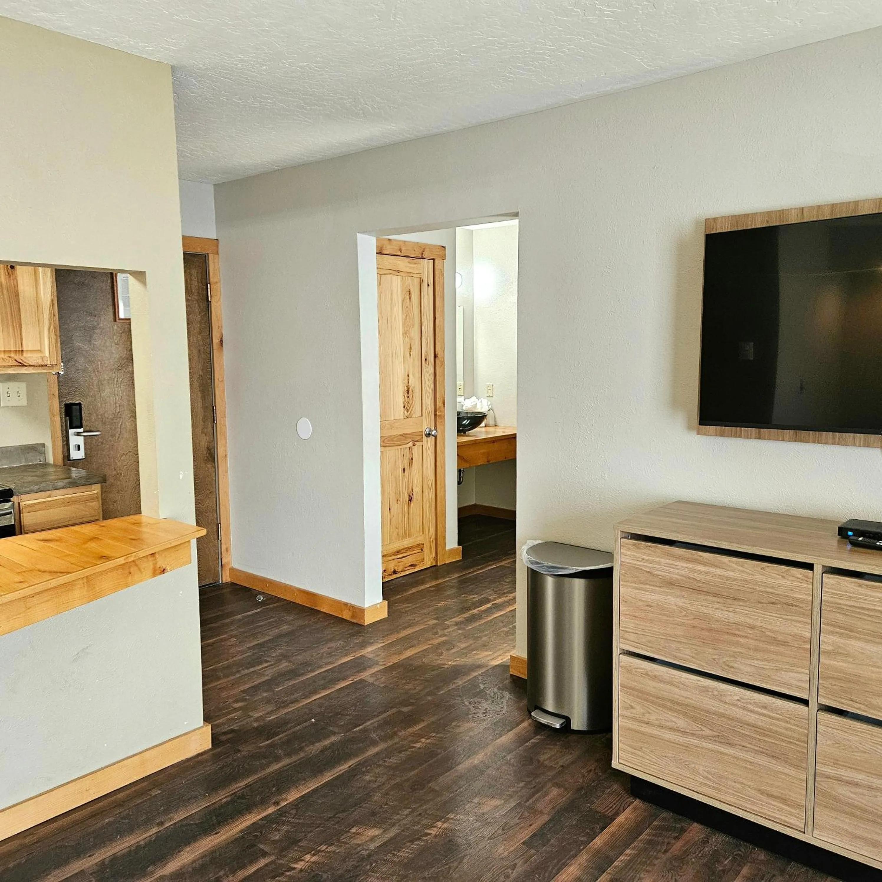 Living room in Days Inn and Suites by Wyndham Downtown Missoula-University