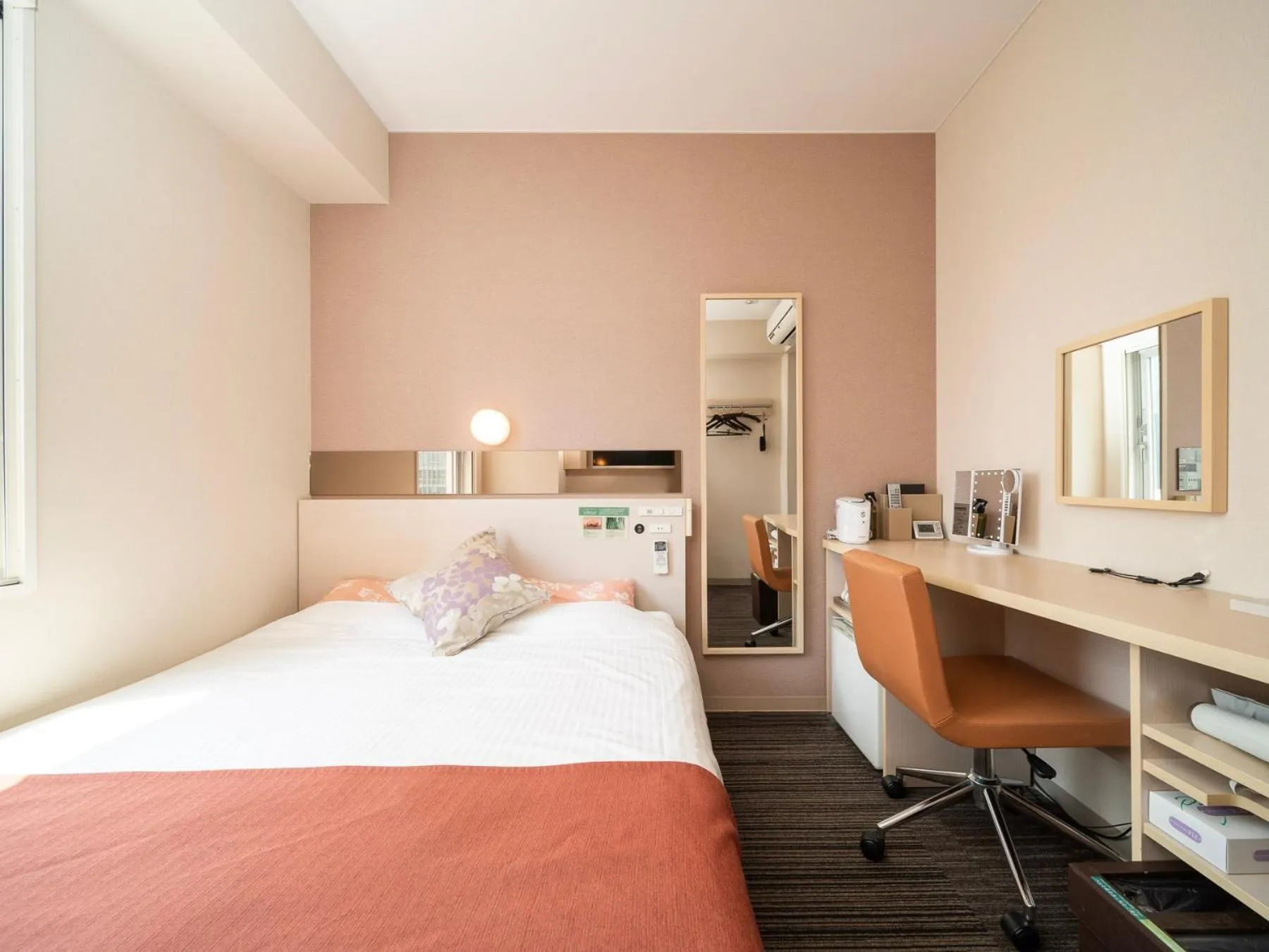 Bed in Super Hotel Premier Akasaka